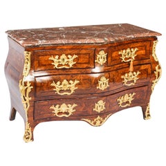 Ancienne commode française de style Régence montée en bronze doré, 18ème siècle