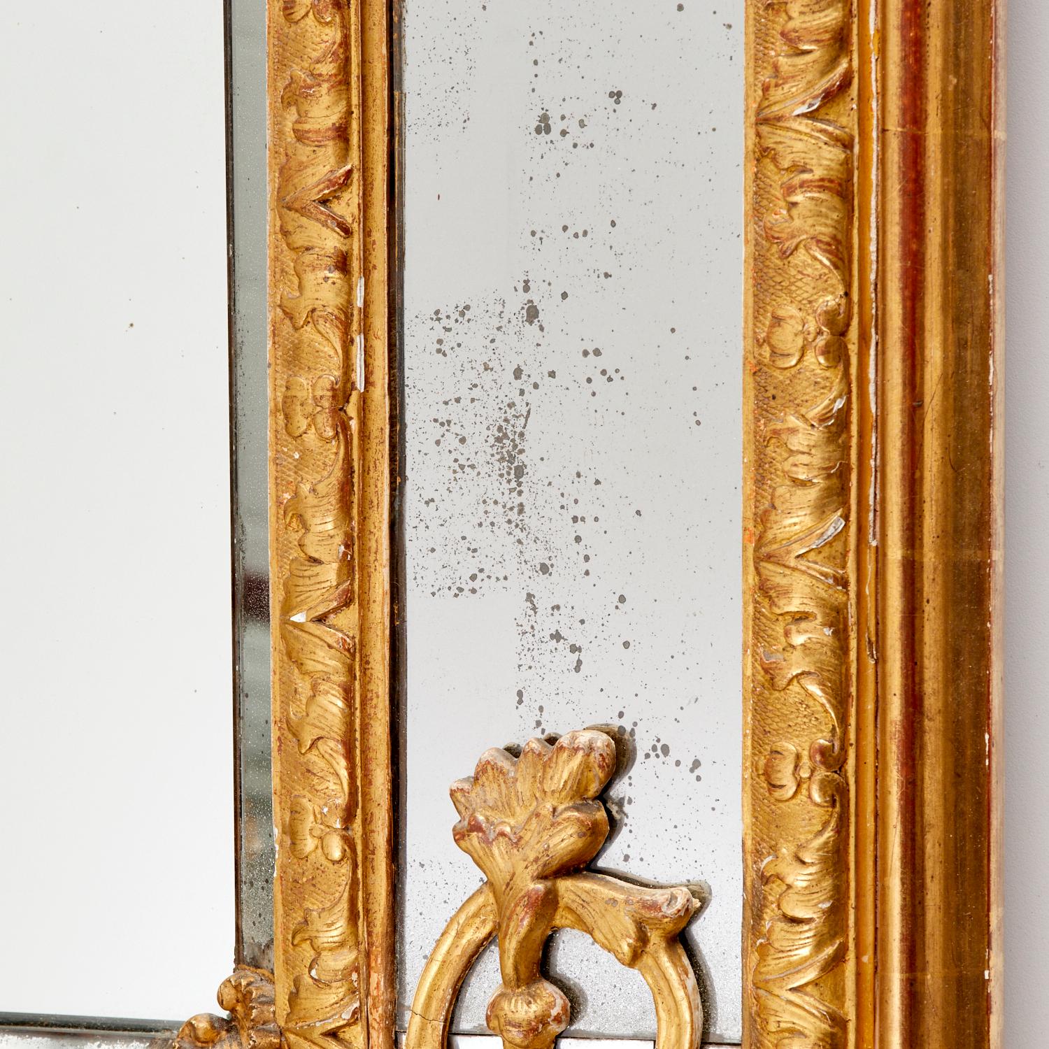 Fait main Antique Mirror en bois doré sculpté de style Régence français en vente