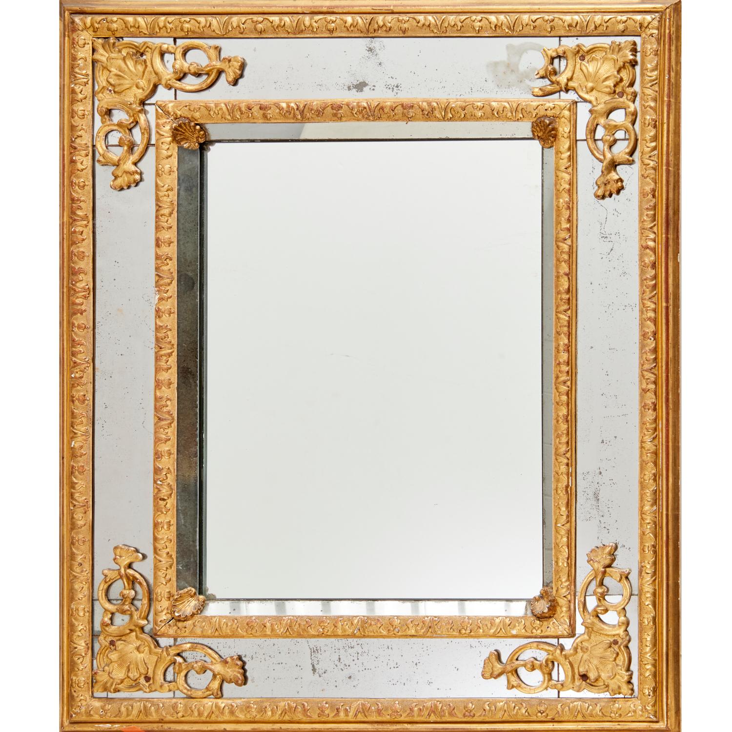 Antique Mirror en bois doré sculpté de style Régence français en vente 1