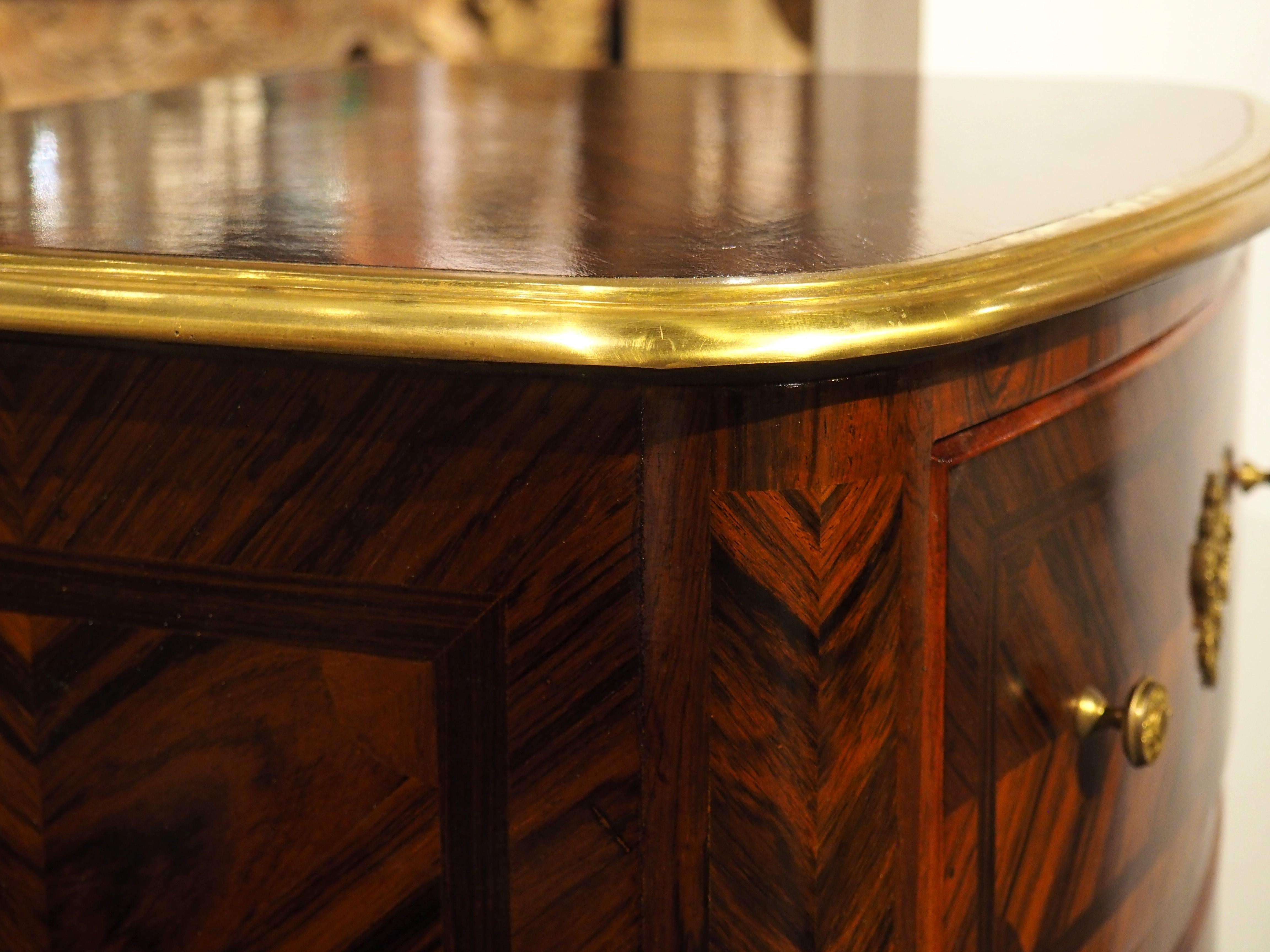 Antique French Regence Style Commode con ferramenta Dore in bronzo, CIRCA 1875 in vendita 4