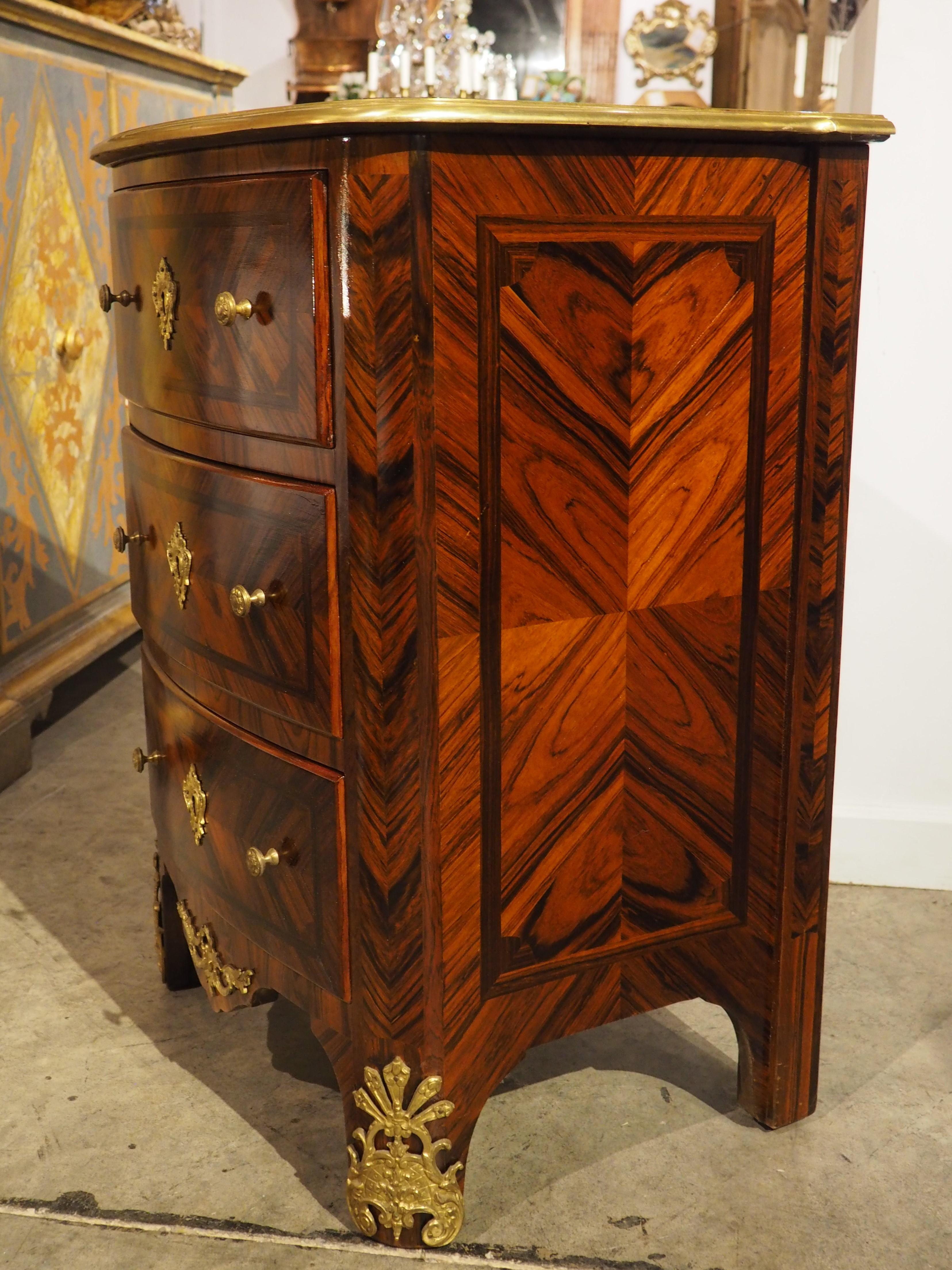 Antique French Regence Style Commode con ferramenta Dore in bronzo, CIRCA 1875 in vendita 5
