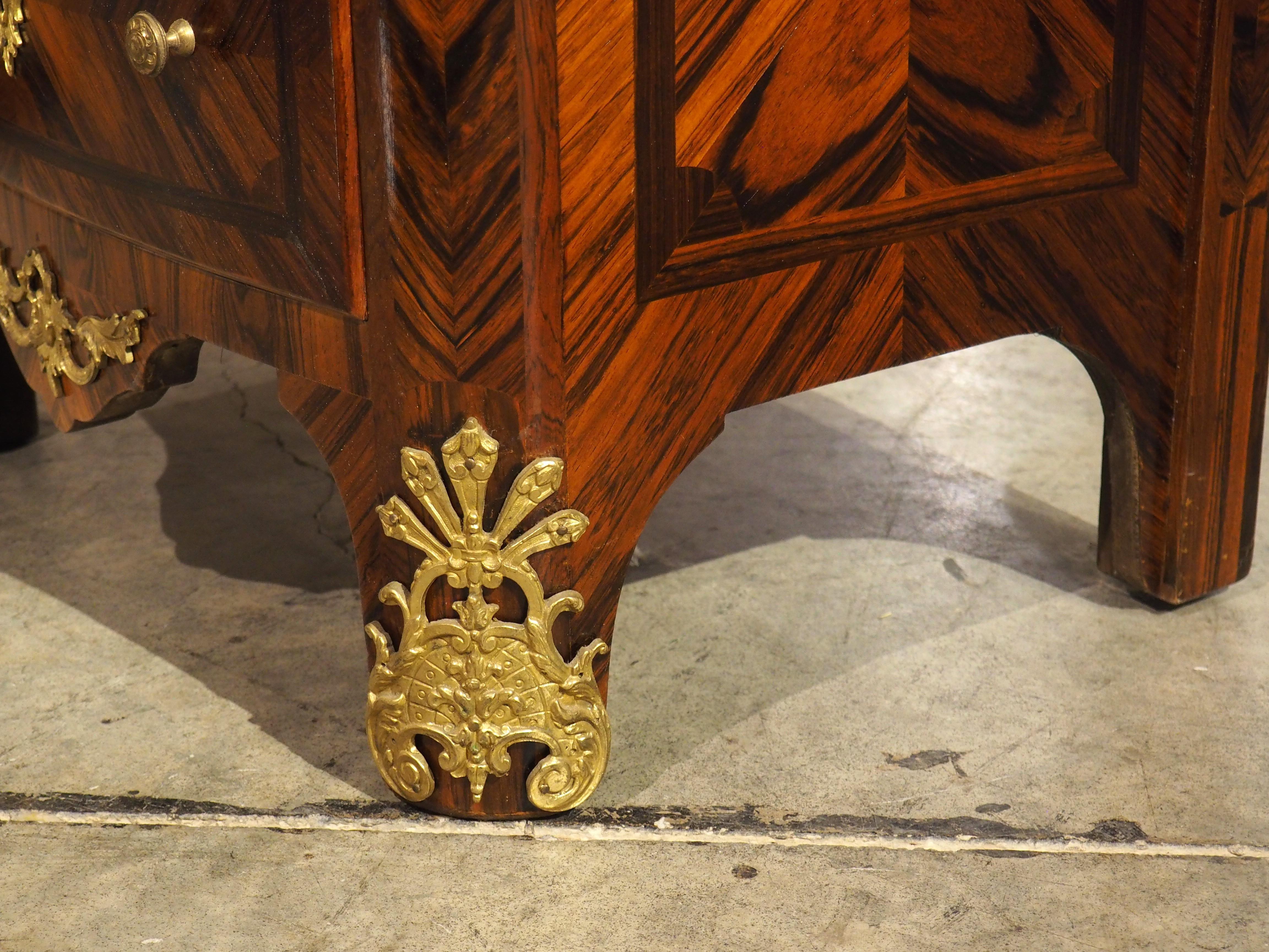 Antique French Regence Style Commode con ferramenta Dore in bronzo, CIRCA 1875 in vendita 6