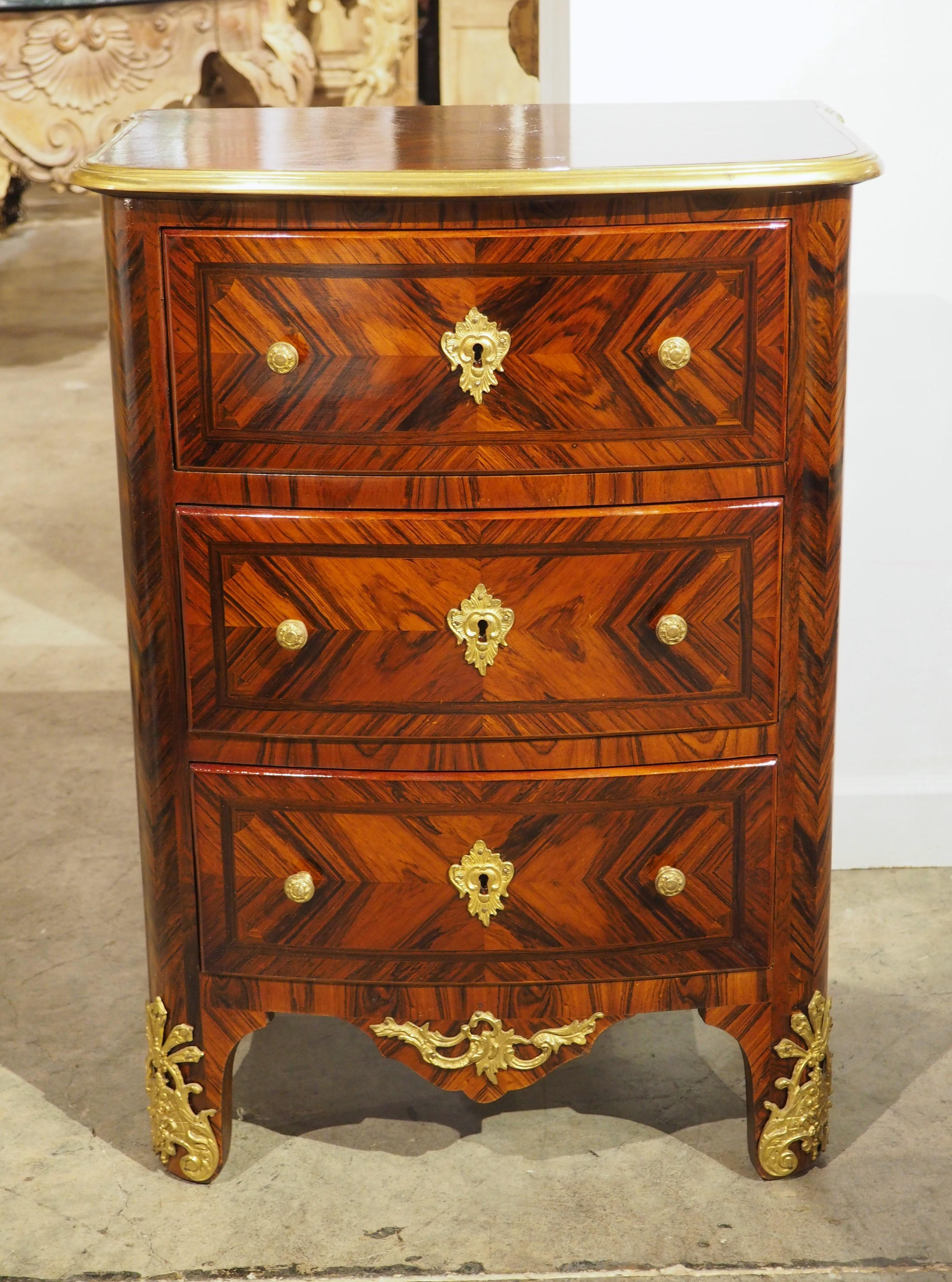 Antique French Regence Style Commode con ferramenta Dore in bronzo, CIRCA 1875 in vendita 8