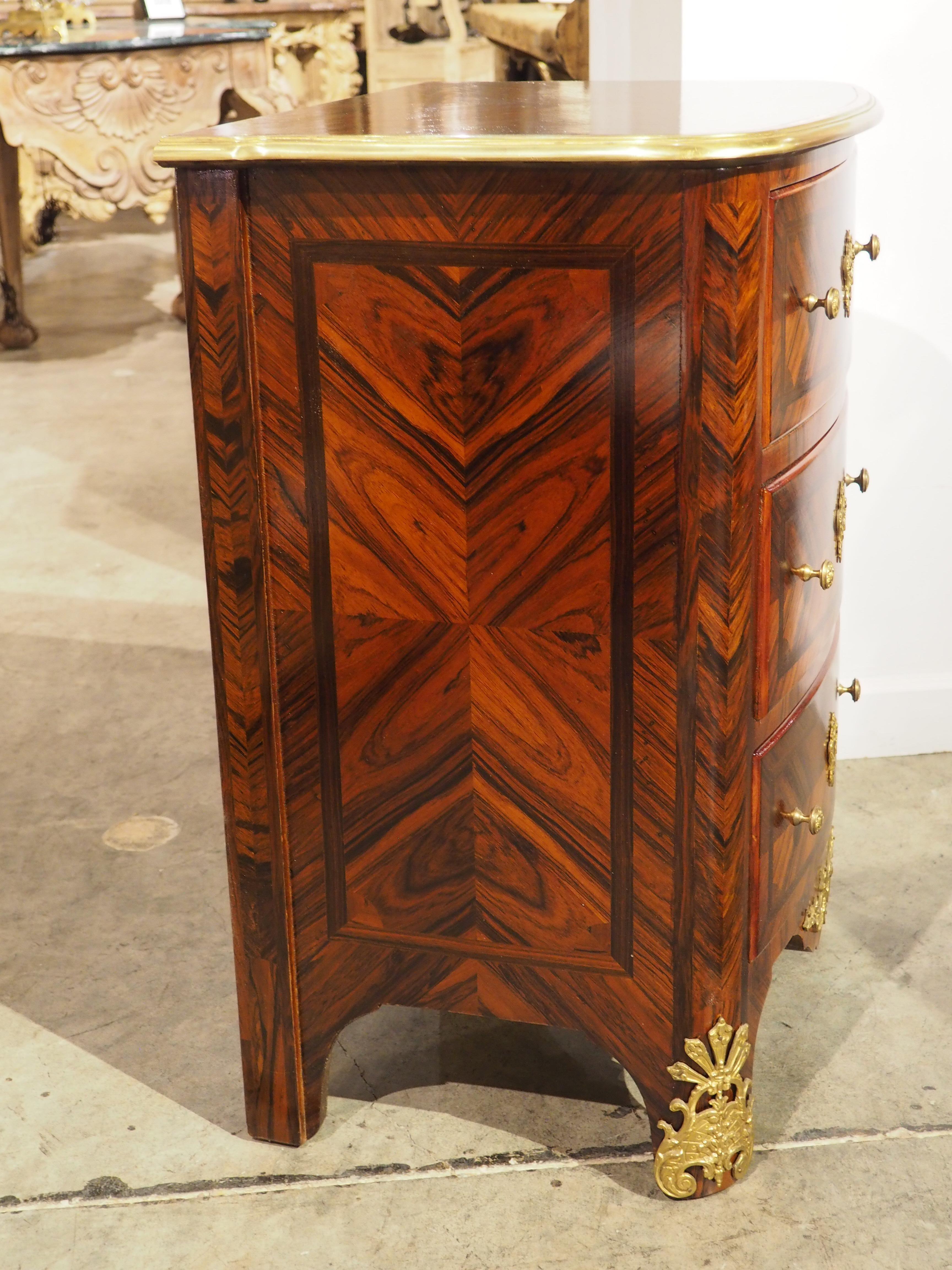Metallo Antique French Regence Style Commode con ferramenta Dore in bronzo, CIRCA 1875 in vendita