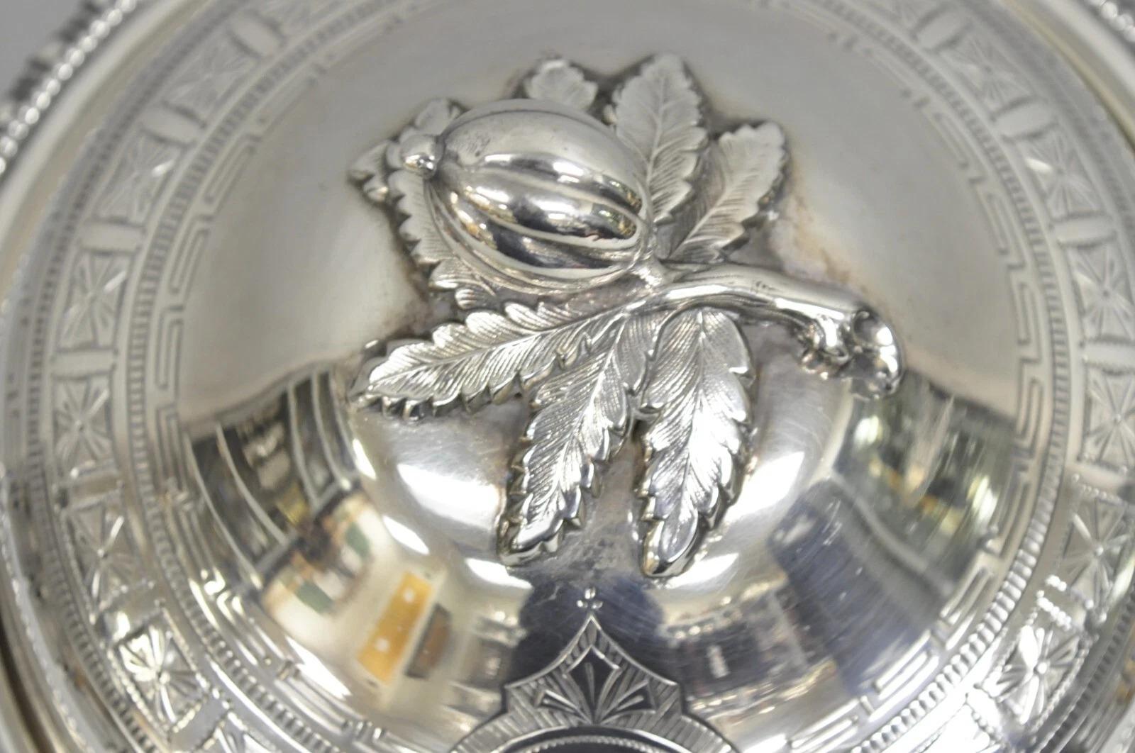 Soupière ancienne en métal argenté de style Régence baroque et floral avec Monogramme 