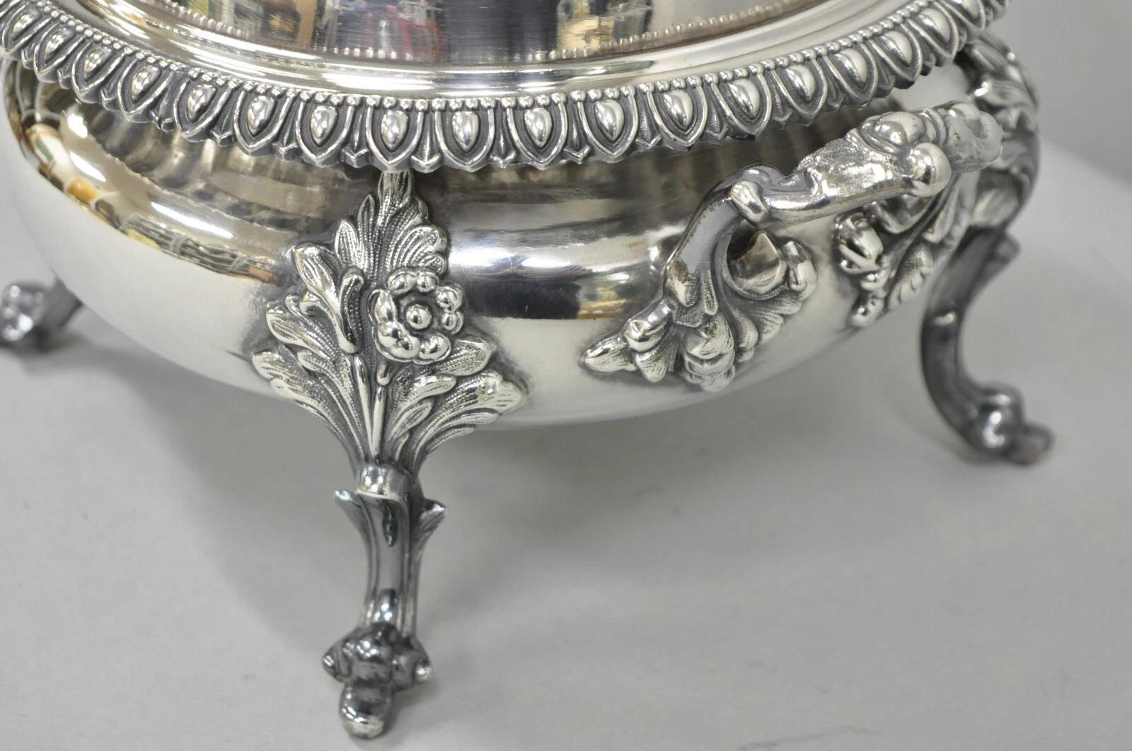 Inconnu Soupière ancienne de style Régence française baroque à fleurs repoussées en métal argenté en vente