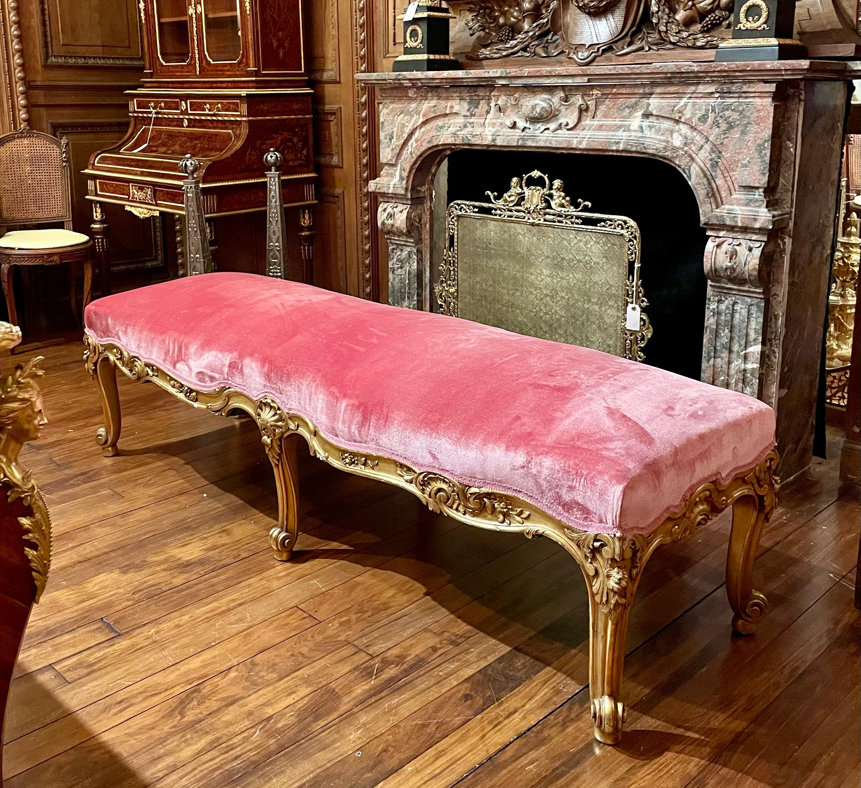 XIXe siècle Ancienne banquette ou banc de style Régence française en bois sculpté avec feuilles d'or, vers 1880 en vente