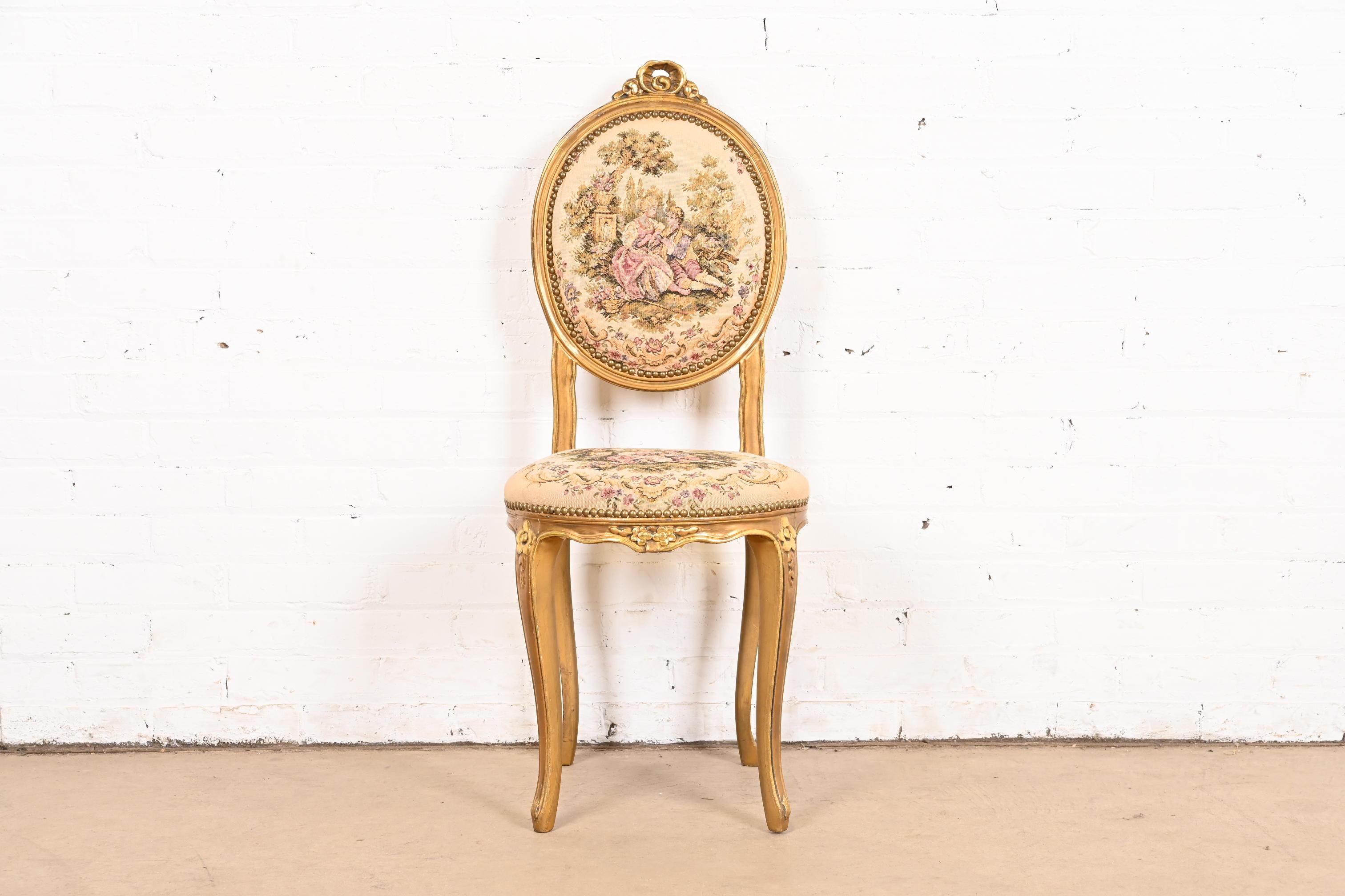 Antiker französischer Regency Louis XV Damen-Schreibtisch und vergoldeter Schreibtischstuhl im Regency-Stil im Angebot 4