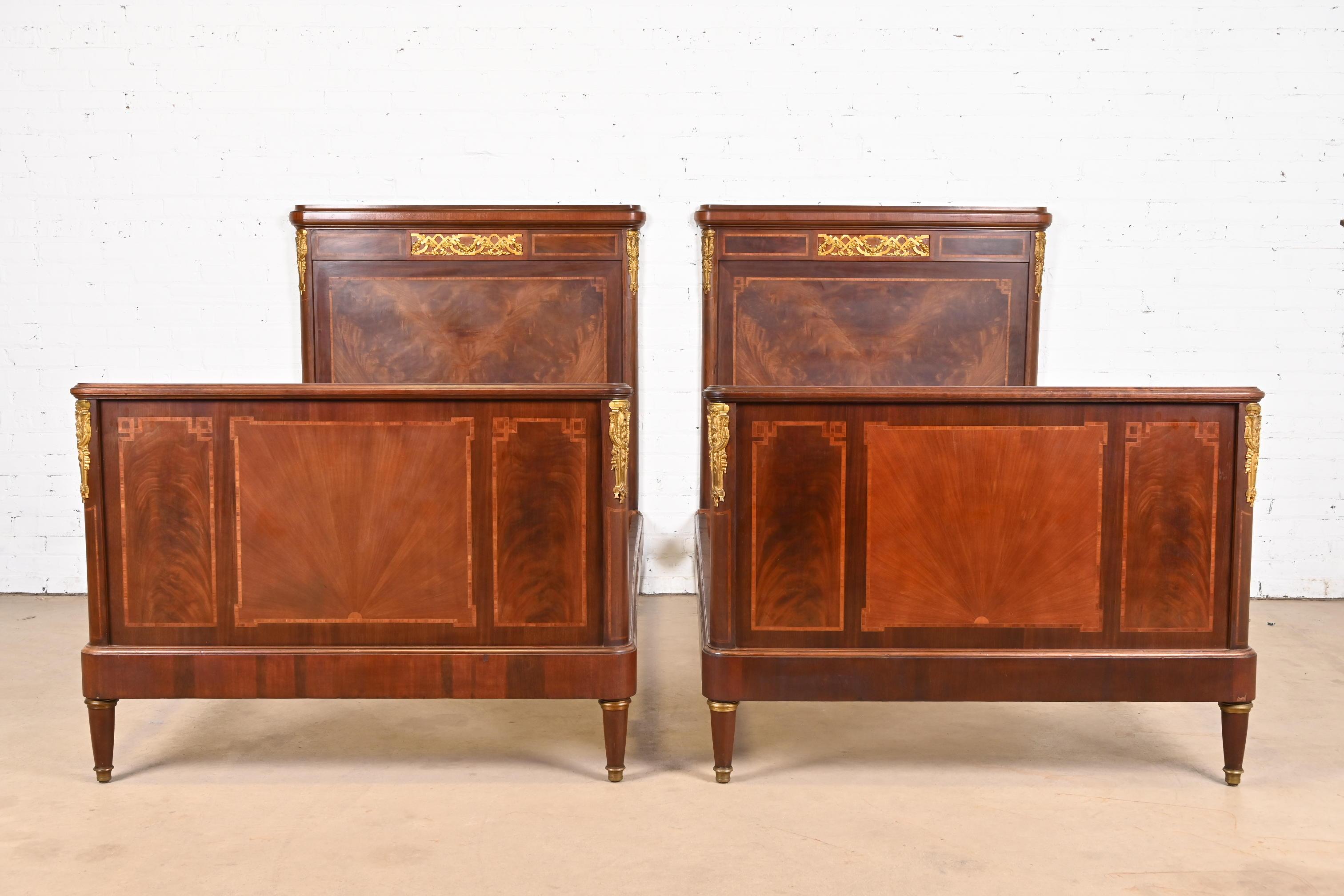 Antique French Regency Louis XVI Inlaid Flame Mahogany Bronze Mounted Twin Beds In Good Condition In South Bend, IN