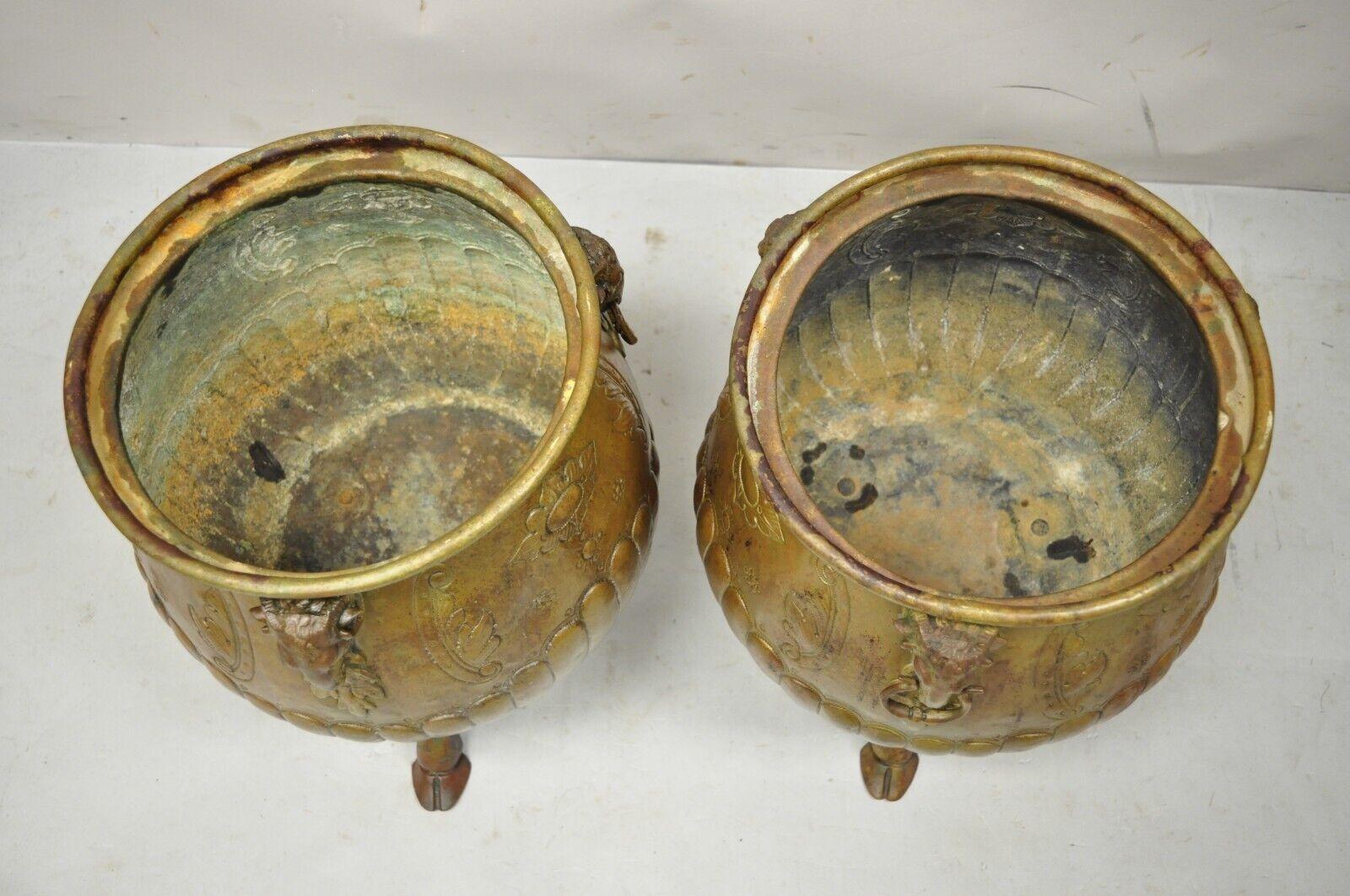 XIX secolo Antique French Regency Neoclassical Rams Head Copper Planter Pot - a Pair in vendita