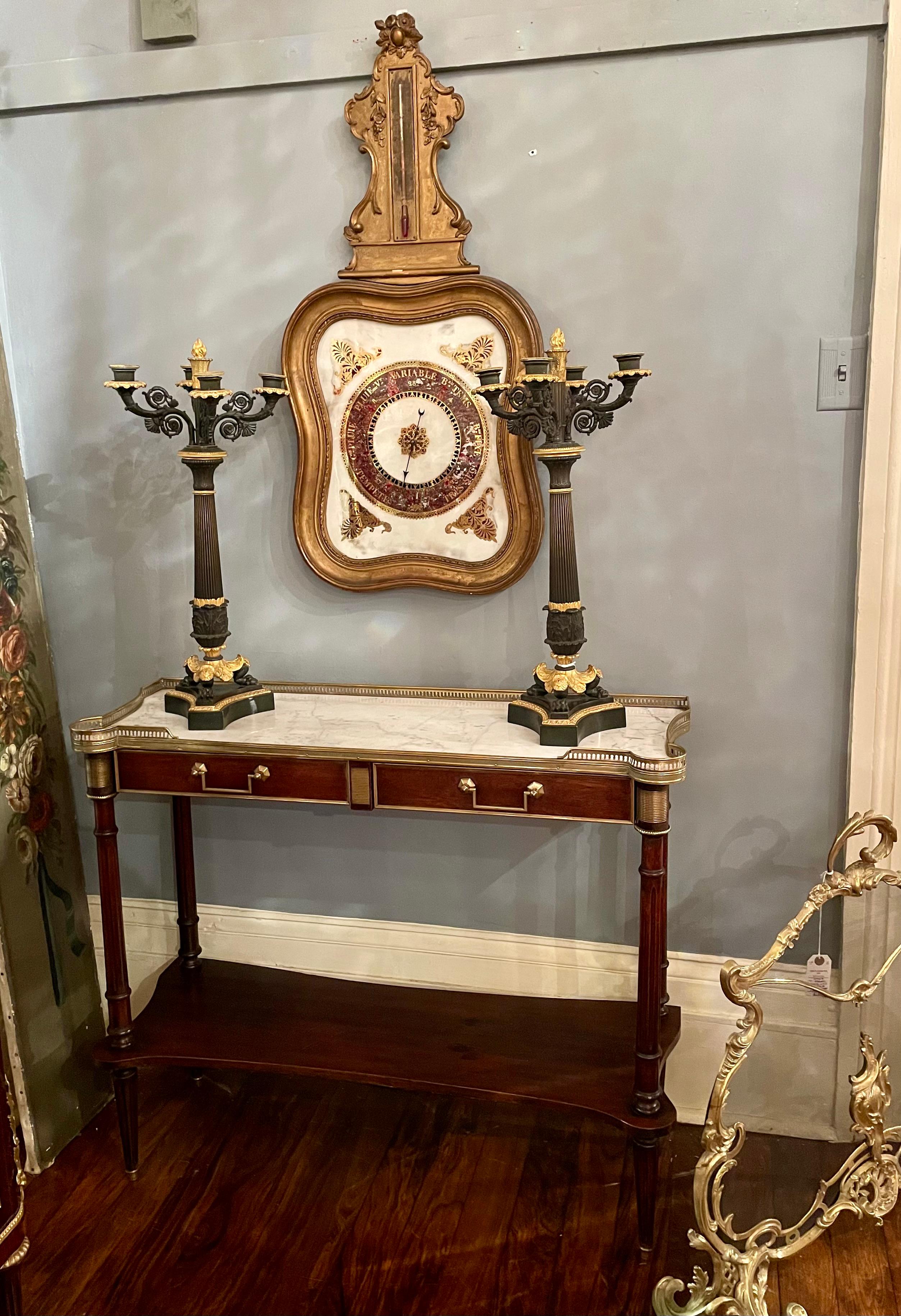 Antique French Regency Style Narrow Mahogany Table with Marble Top, C.1920-1930 in vendita 5