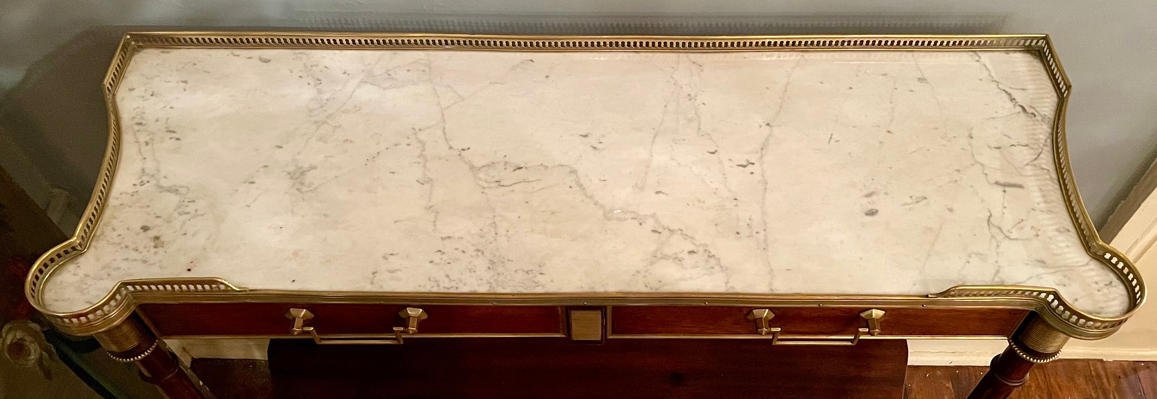 Antique French Regency Style Narrow Mahogany Table with Marble Top, C.1920-1930 In condizioni buone in vendita a New Orleans, LA