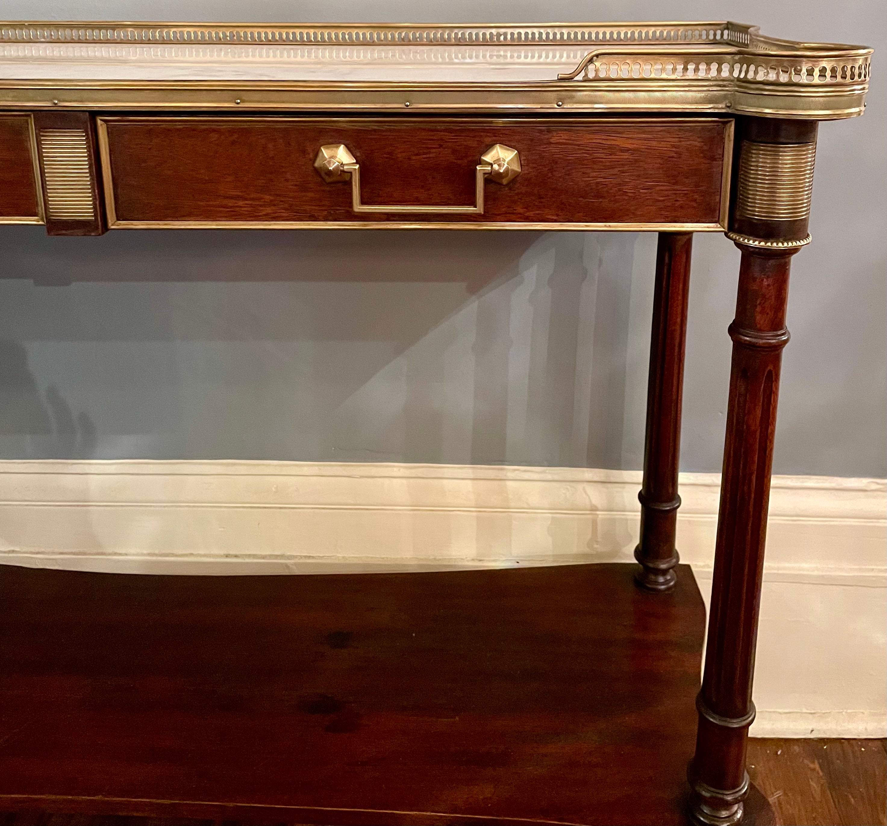 Antique French Regency Style Narrow Mahogany Table with Marble Top, C.1920-1930 in vendita 1