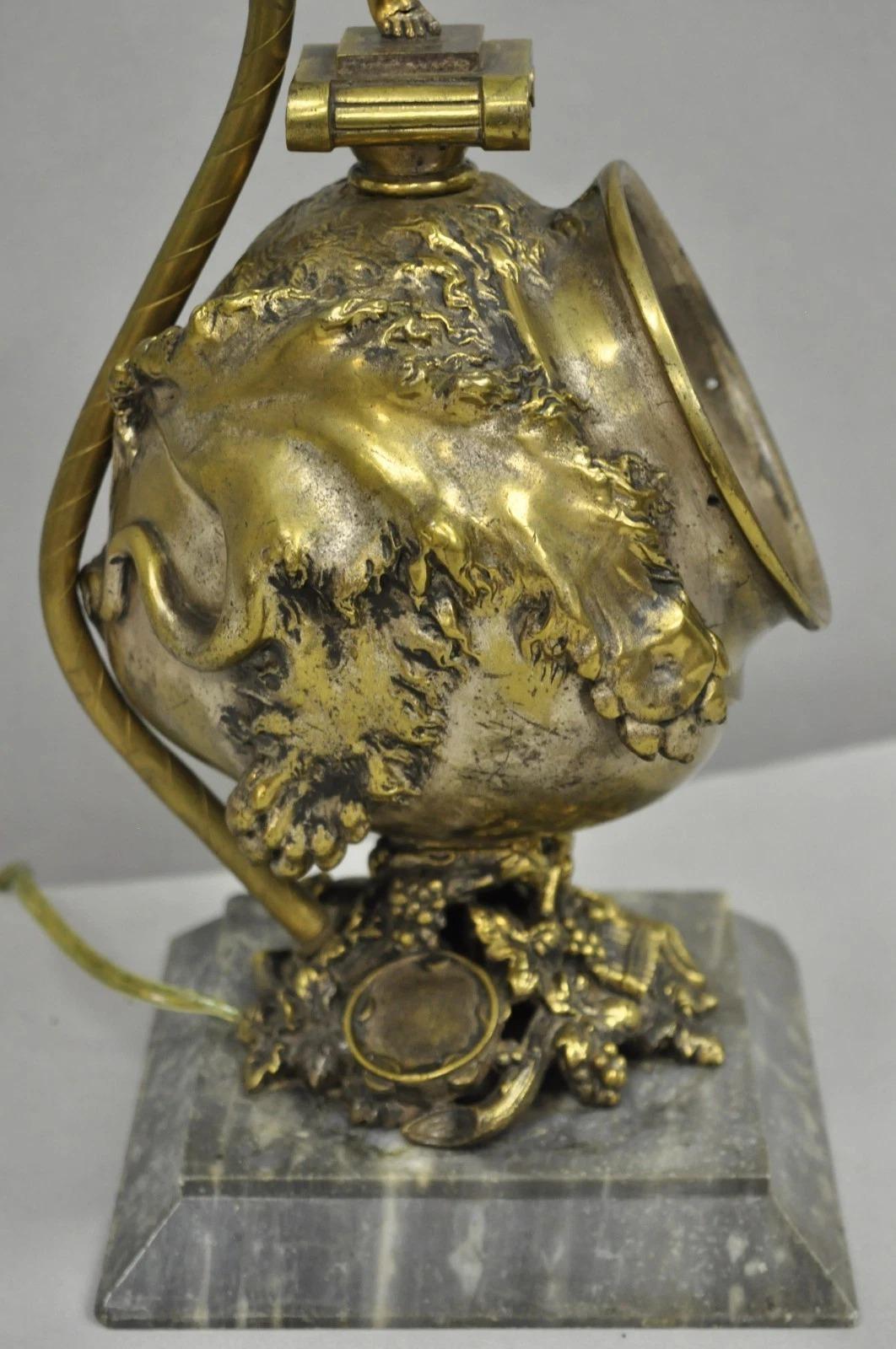 Antique French Renaissance Bronze Figural Game Hunting Lion Desk Table Lamp For Sale 1