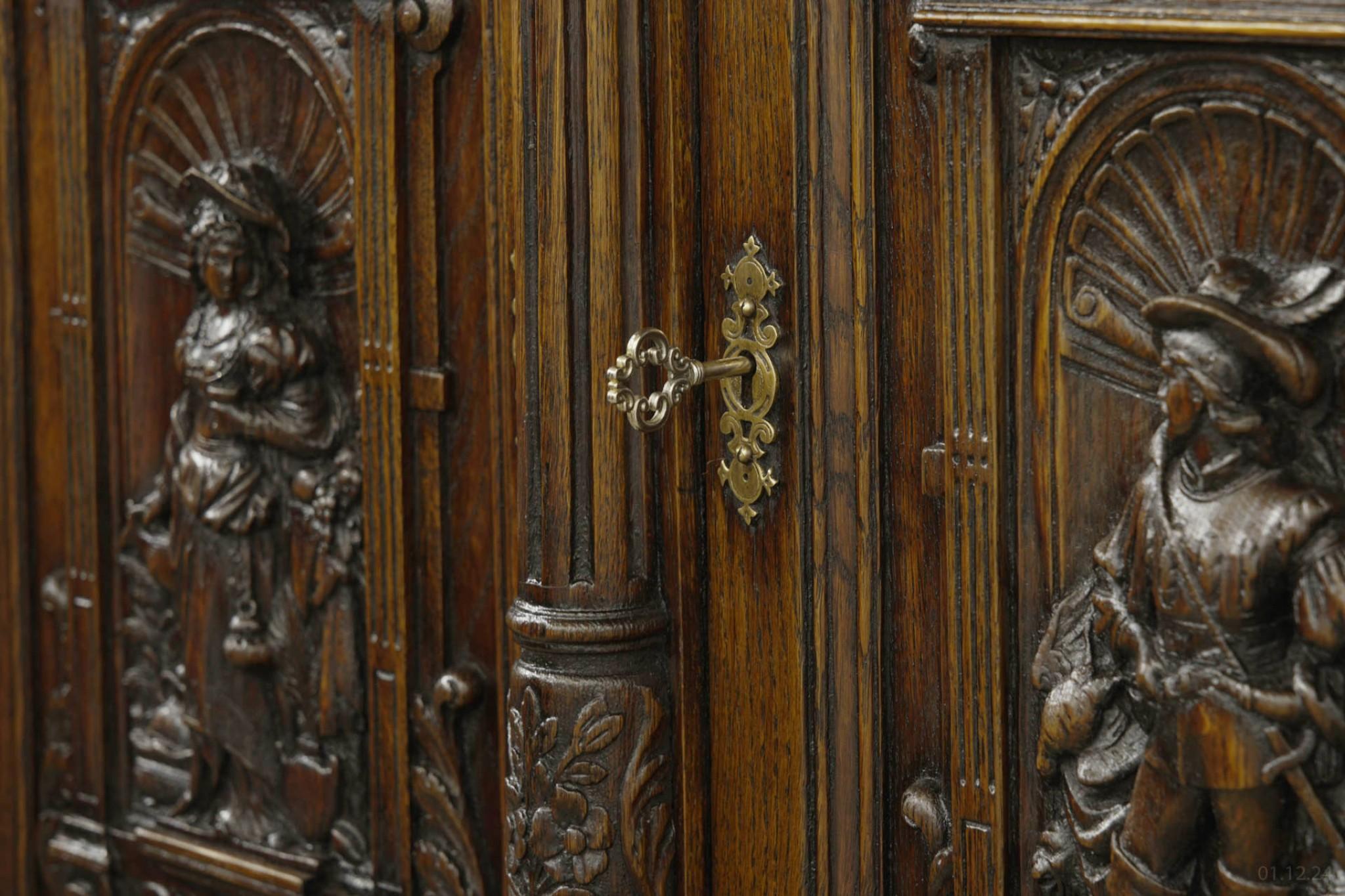 Antique French Renaissance Cabinet Buffet Carved Server 1880 For Sale 2