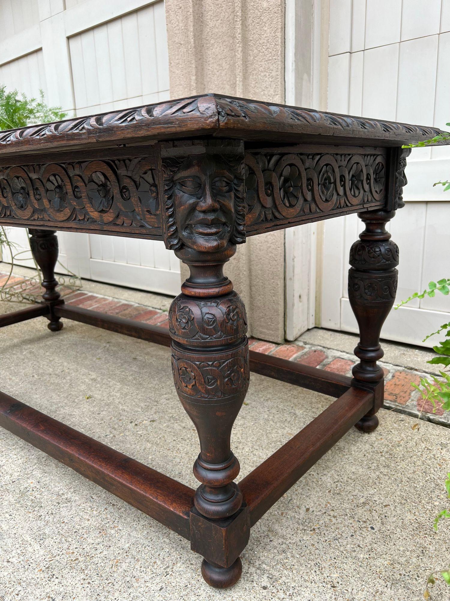 Fin du XIXe siècle Antique French Renaissance Sculptée Oak Library Center Table Console Island c1880 en vente