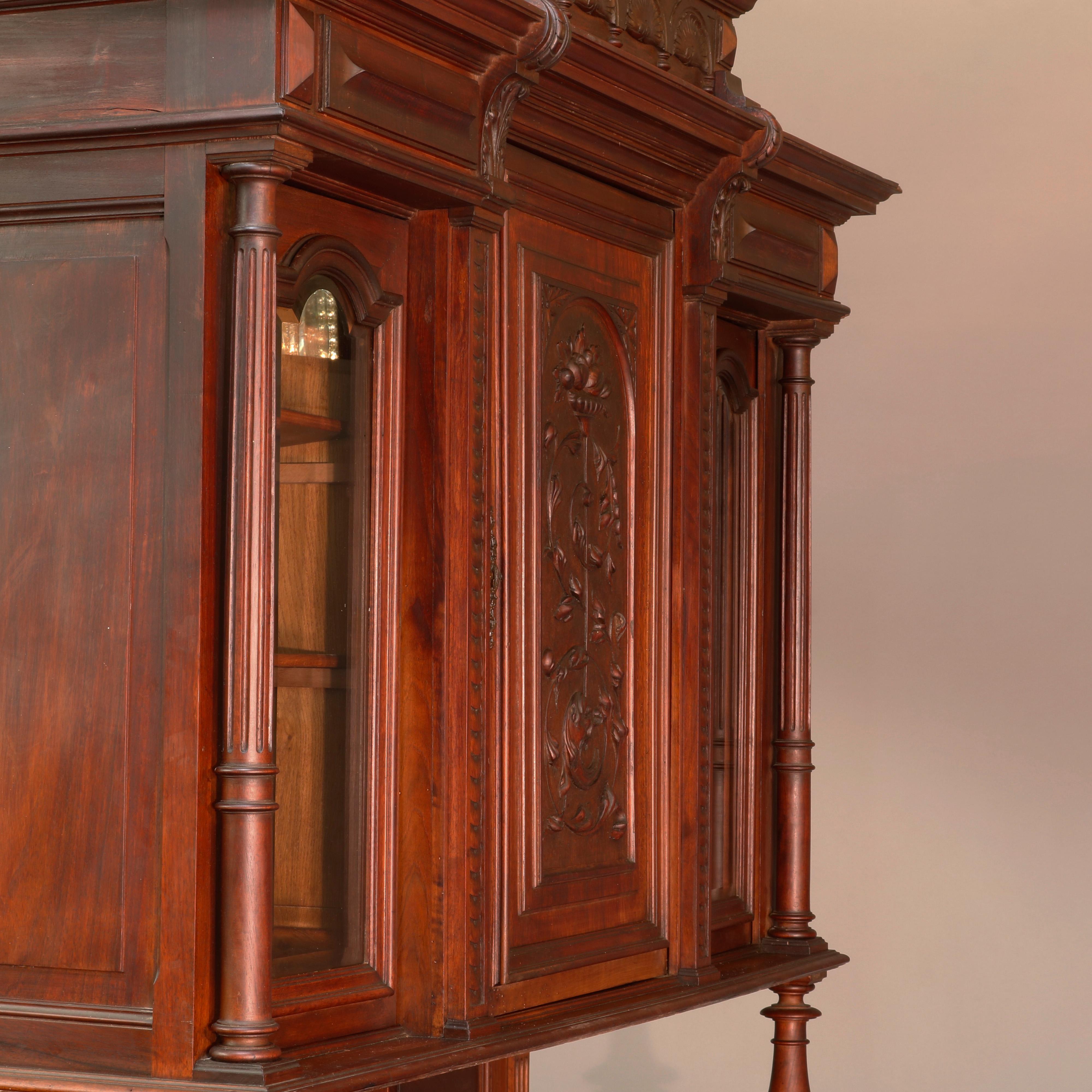 Antique French Renaissance Cupboard en noyer sculpté, 19ème siècle en vente 13