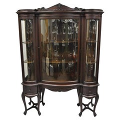 Ancienne vitrine à triple vitrage en noyer foncé French Renaissance