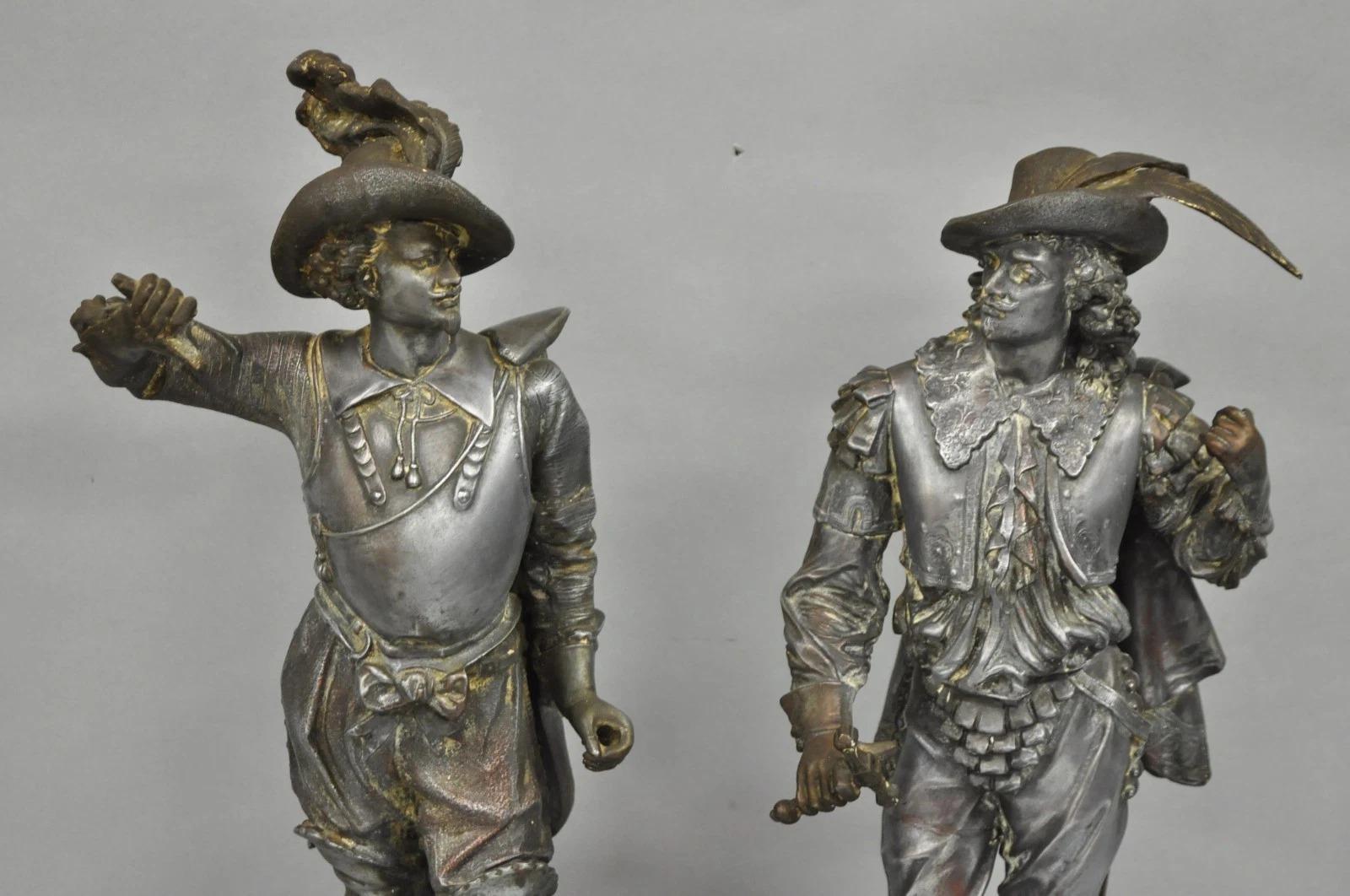 Rinascimento Antique French Renaissance Don Juan & Don Cesar Sculture in metallo spelta 2 pezzi in vendita