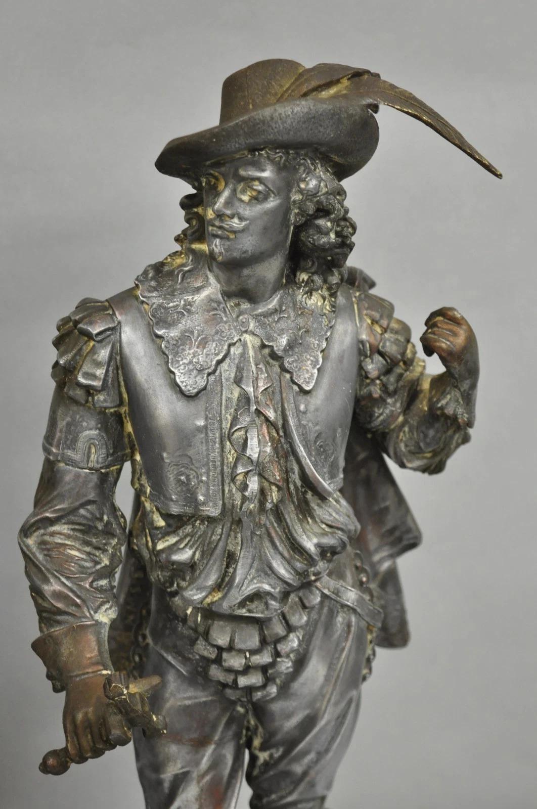 Sconosciuto Antique French Renaissance Don Juan & Don Cesar Sculture in metallo spelta 2 pezzi in vendita