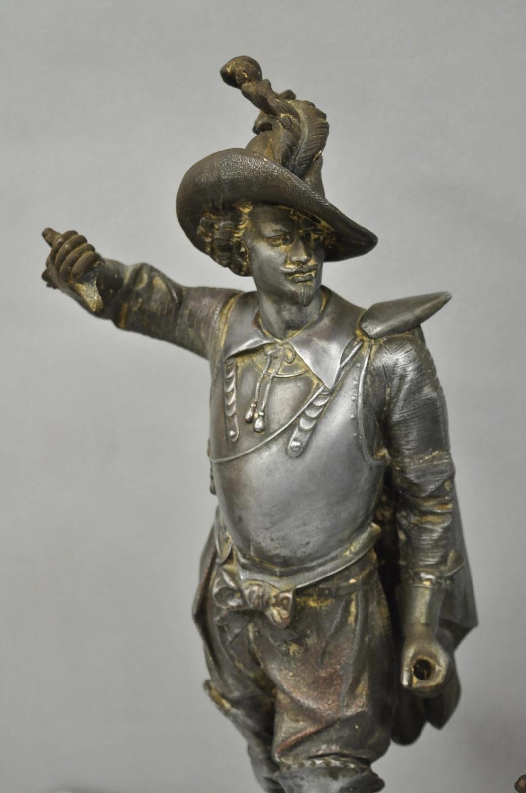 Antique French Renaissance Don Juan & Don Cesar Sculture in metallo spelta 2 pezzi In condizioni buone in vendita a Philadelphia, PA