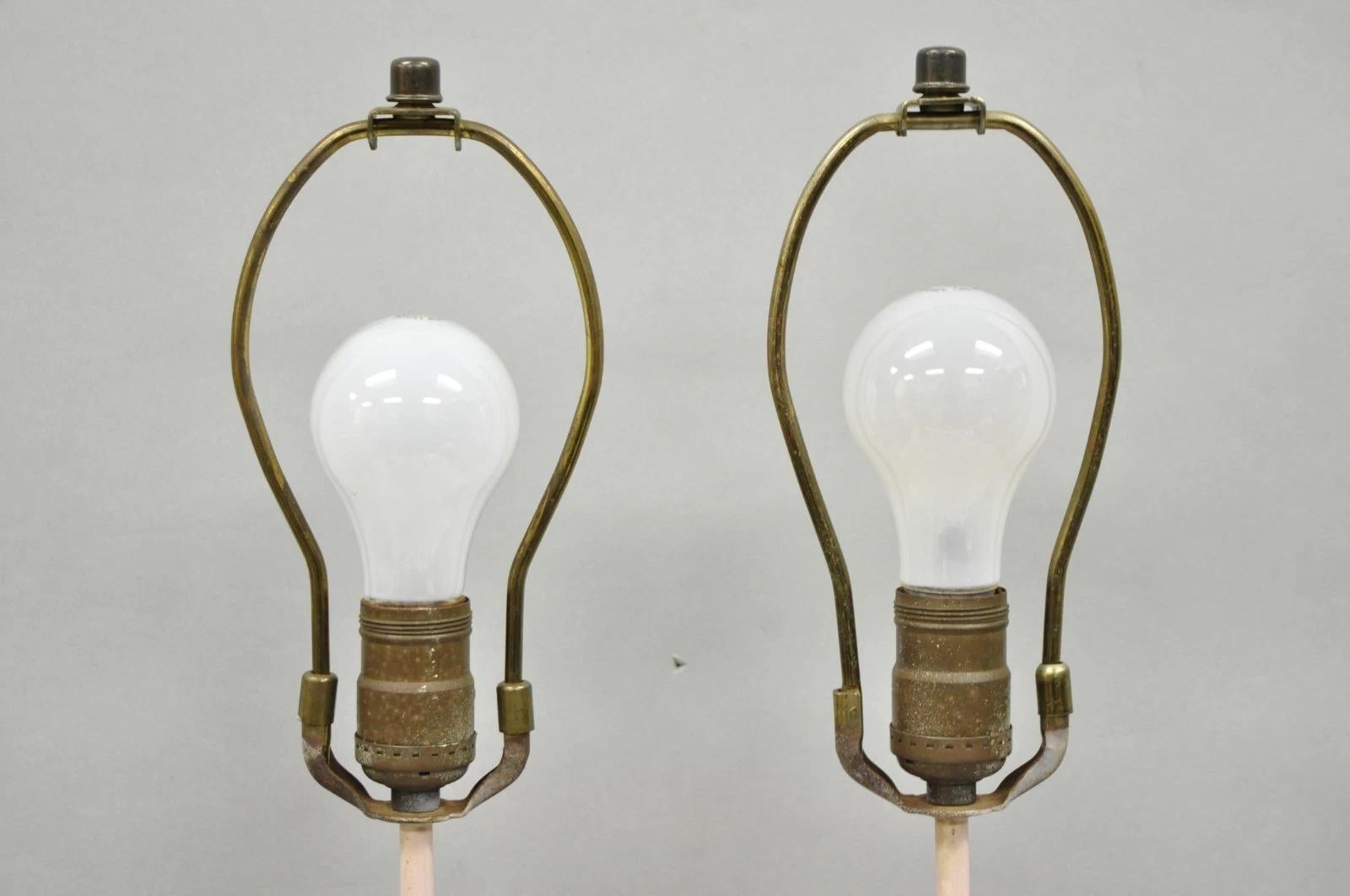 Antique French Renaissance Figural Spelter Metall Figural Cherub Tischlampen Paar im Angebot 6