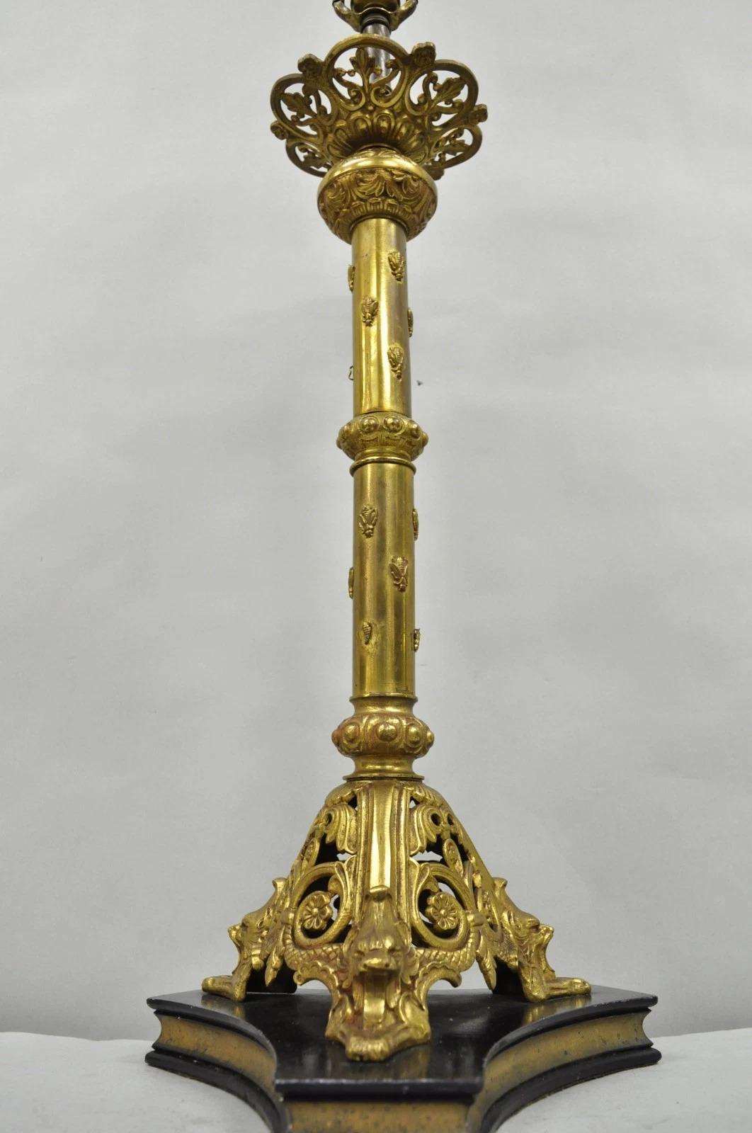Antique French Renaissance Gothic Figural Brass Candlestick Column Table Lamp en vente 6