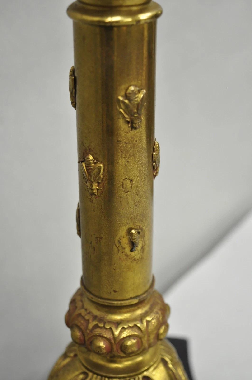 Antique French Renaissance Gothic Figural Brass Candlestick Column Table Lamp en vente 2