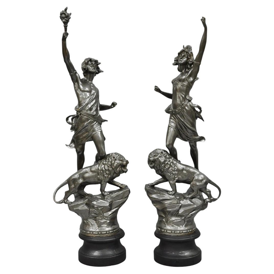 Antique French Renaissance "Le Force 
Le Pouvoir" Coppia di sculture in metallo spelterato in vendita