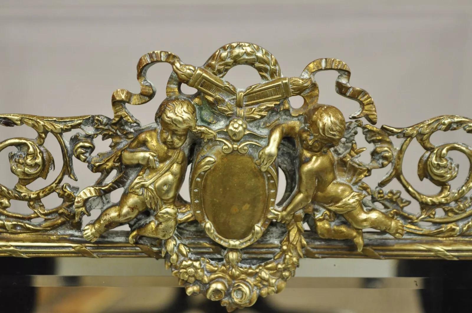 Antique French Renaissance Louis XV Bronce Dorado Figural Querubines Espejo Biselado en venta 4