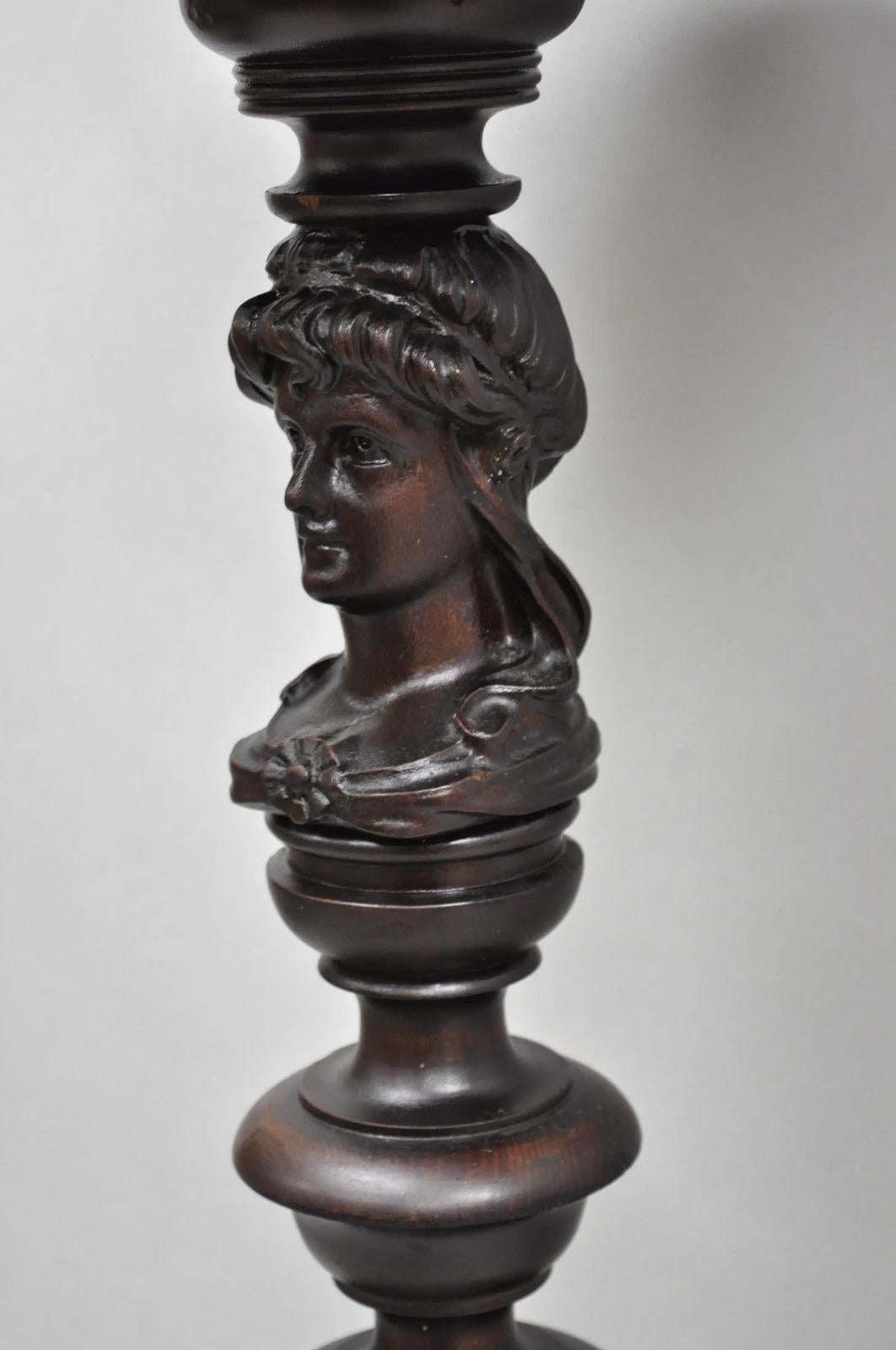 Antique French Renaissance Busto de Doncella Columna Caoba Pedestal Pie de Planta en venta 7
