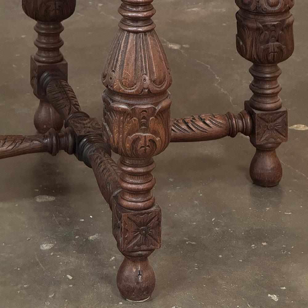 Antique French Renaissance Tavolino ottagonale intagliato in vendita 3