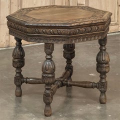 Antiker French Renaissance achteckiger geschnitzter Endtisch