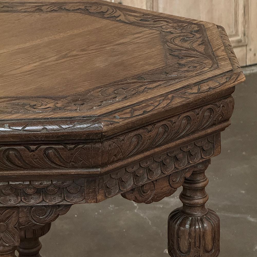 Antique French Renaissance Tavolino ottagonale intagliato In condizioni buone in vendita a Dallas, TX