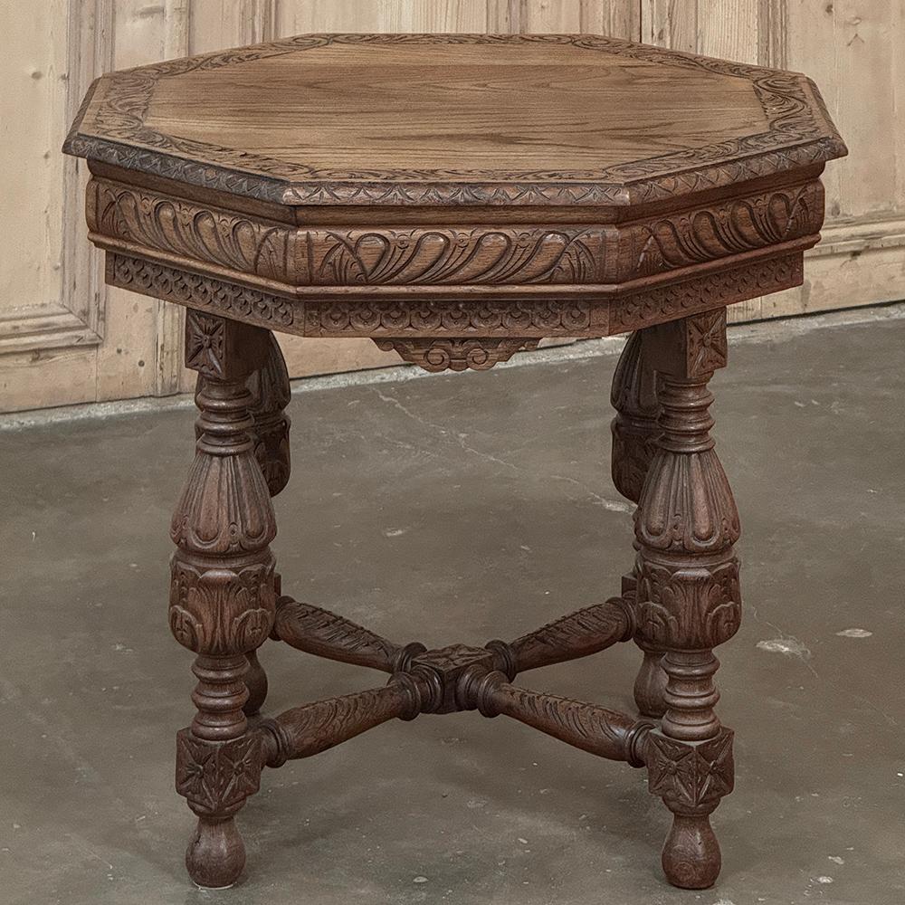 Antique French Renaissance Tavolino ottagonale intagliato In condizioni buone in vendita a Dallas, TX