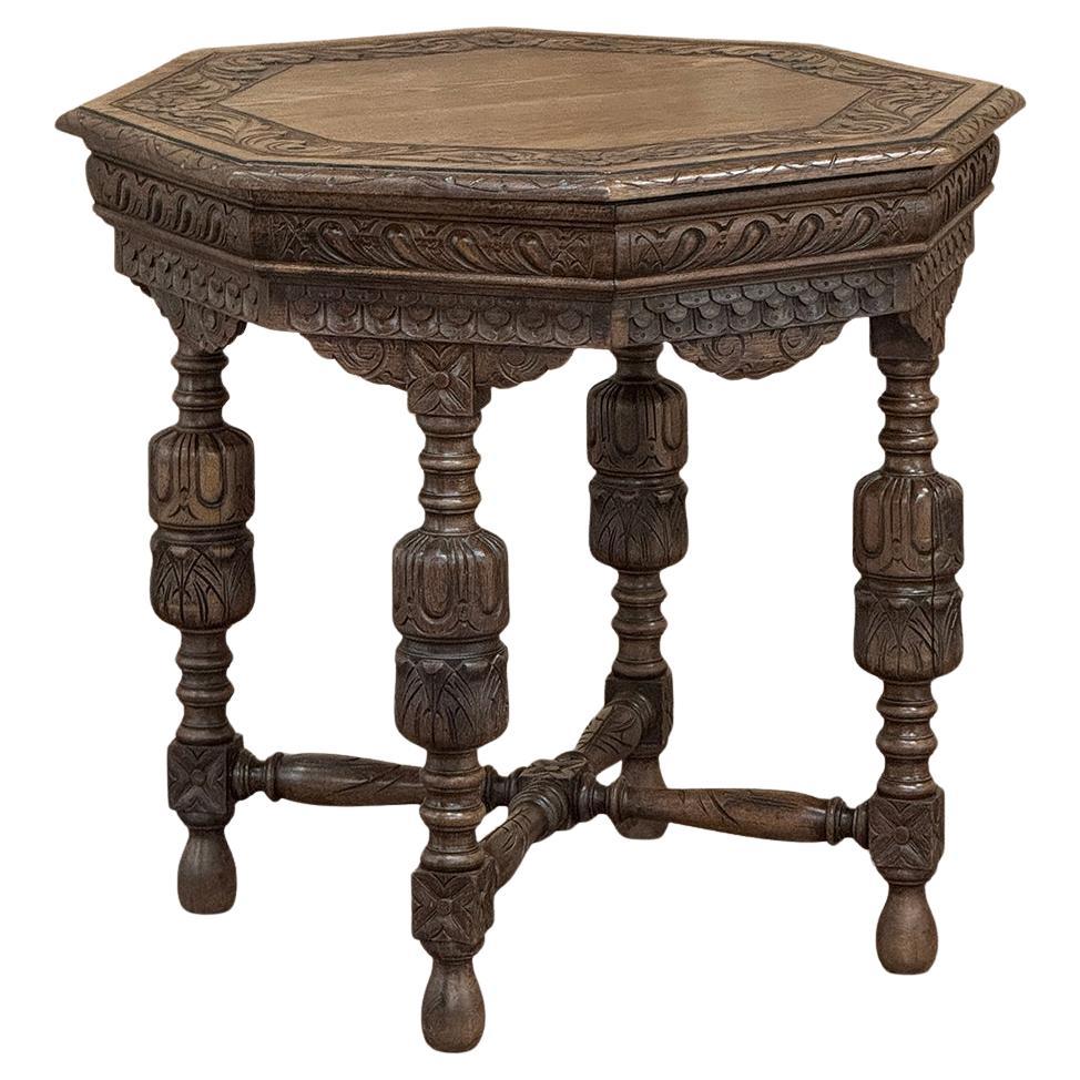Antique French Renaissance Tavolino ottagonale intagliato