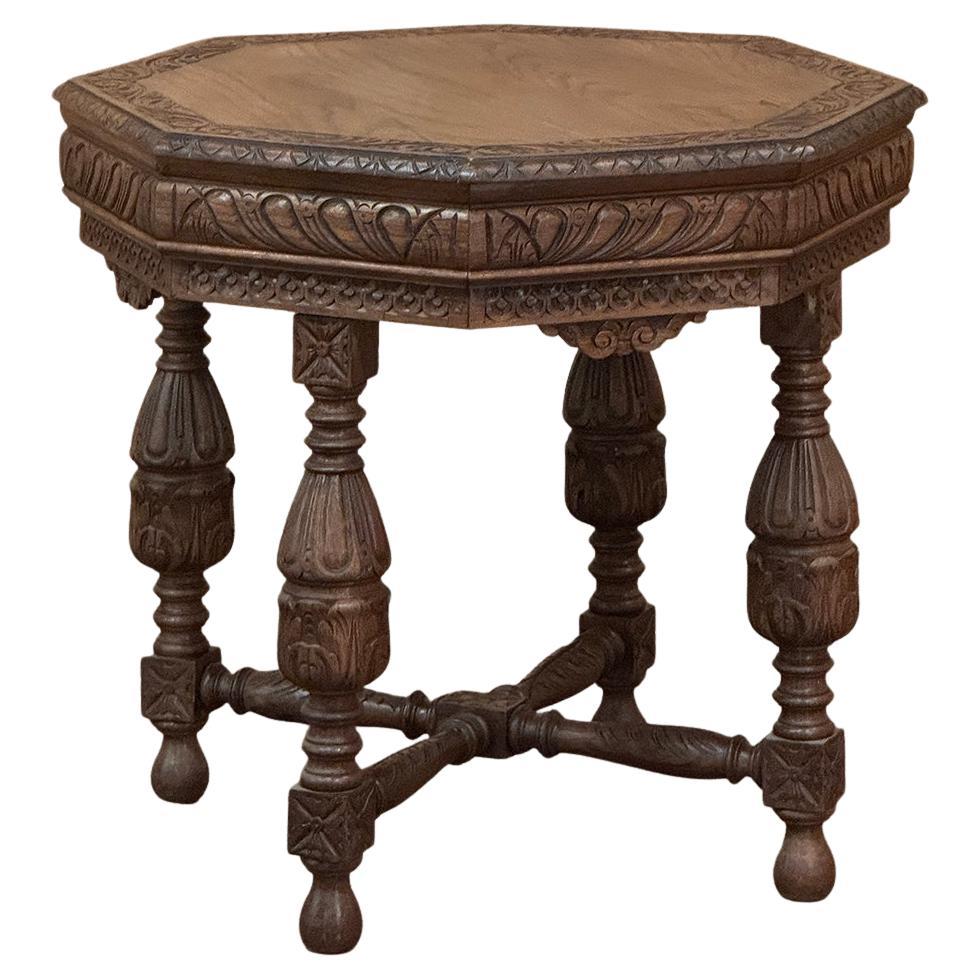 Antique French Renaissance Tavolino ottagonale intagliato