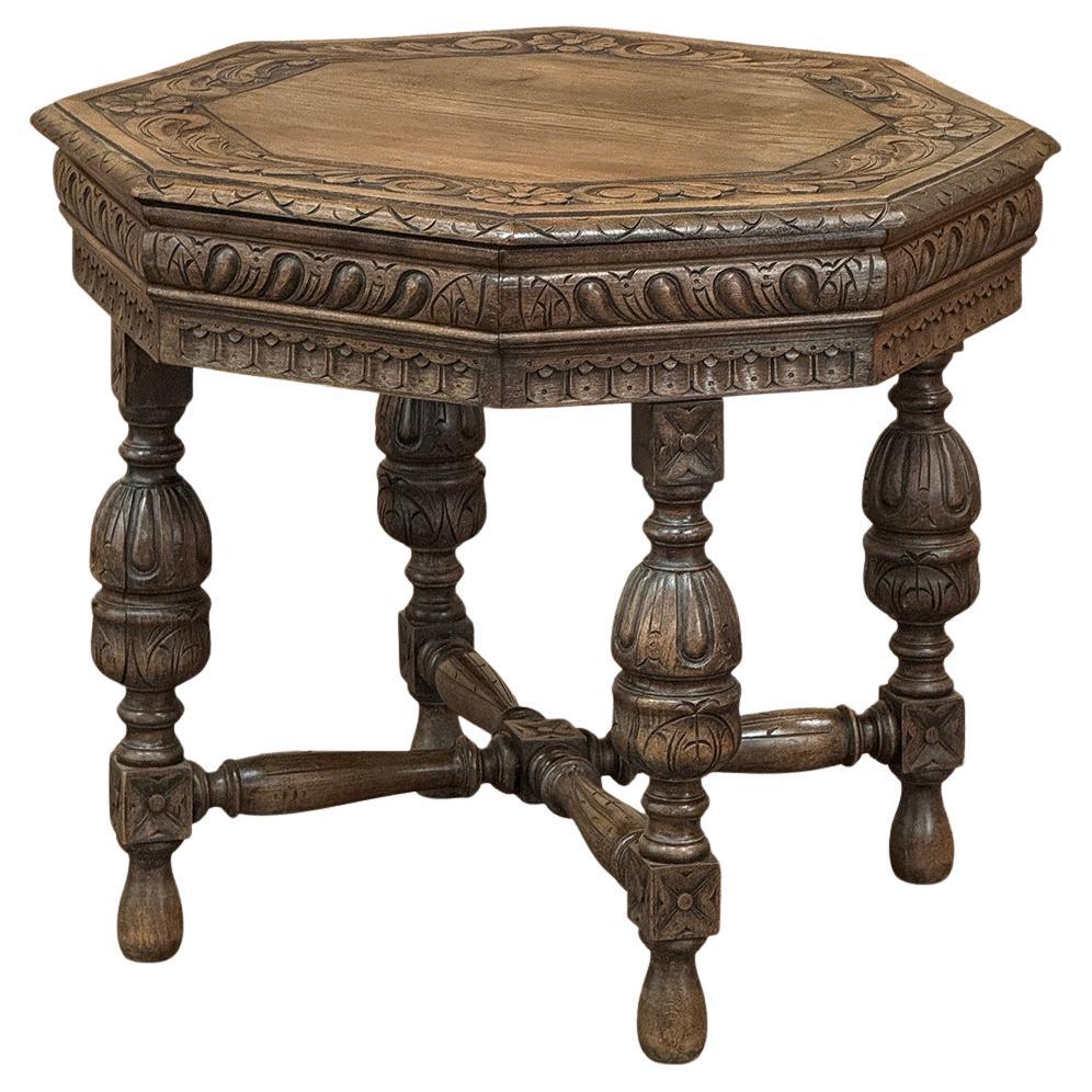 Antique French Renaissance Tavolino ottagonale intagliato