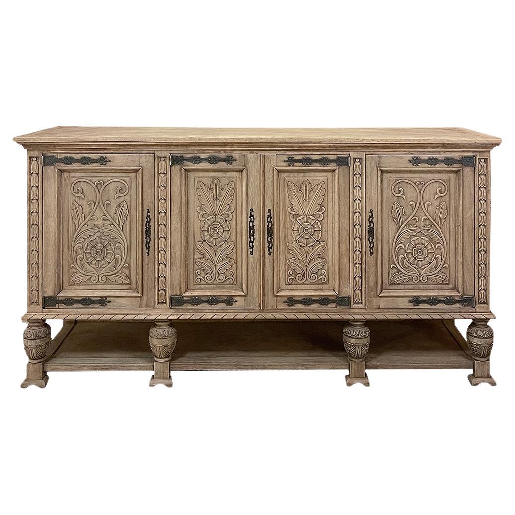 Antique French Renaissance Raised Buffet in Stripped Oak For Sale