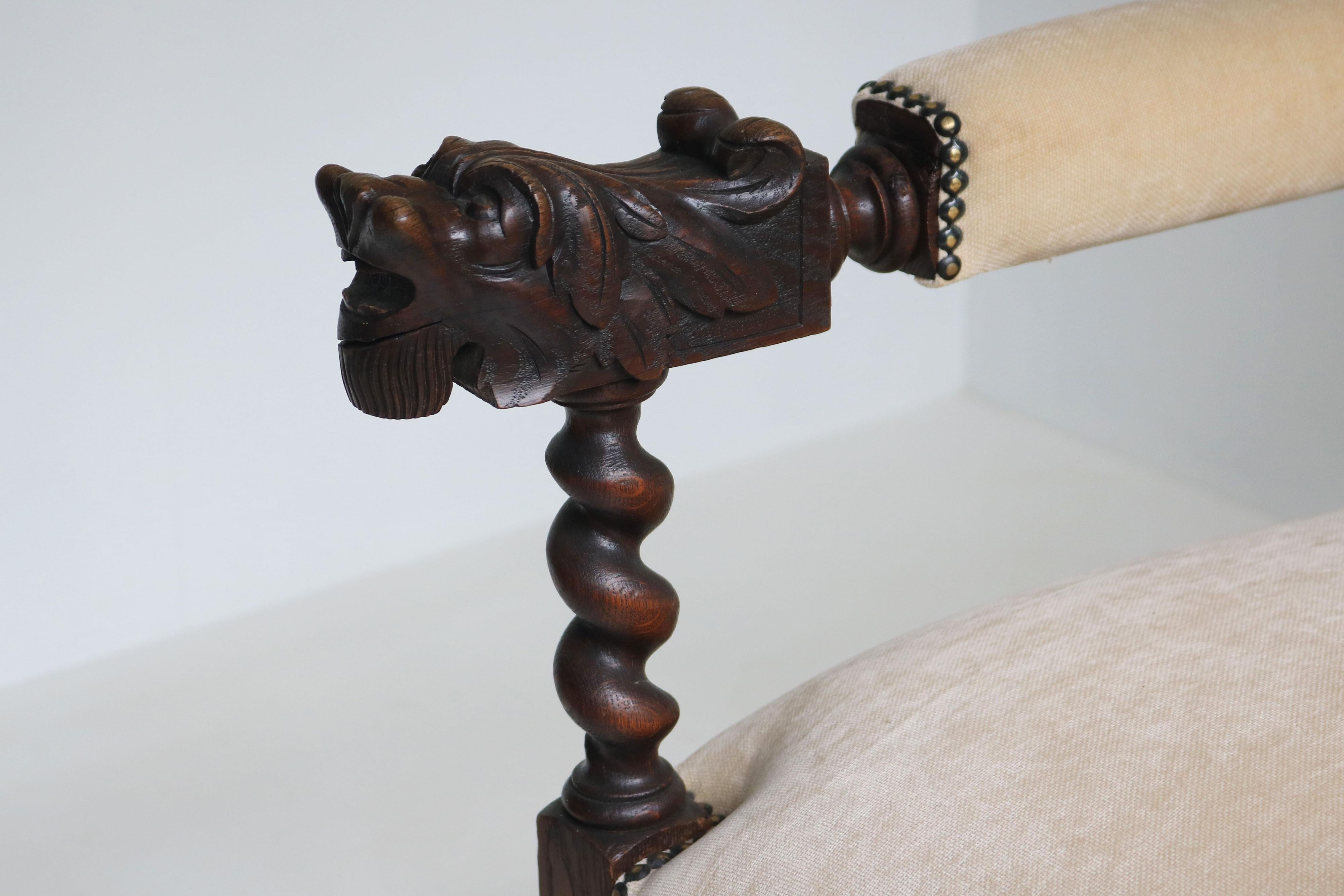 Intagliato a mano Antique French Renaissance Revival Arm chair / Throne Chair caccia d'orzo ritorto in vendita