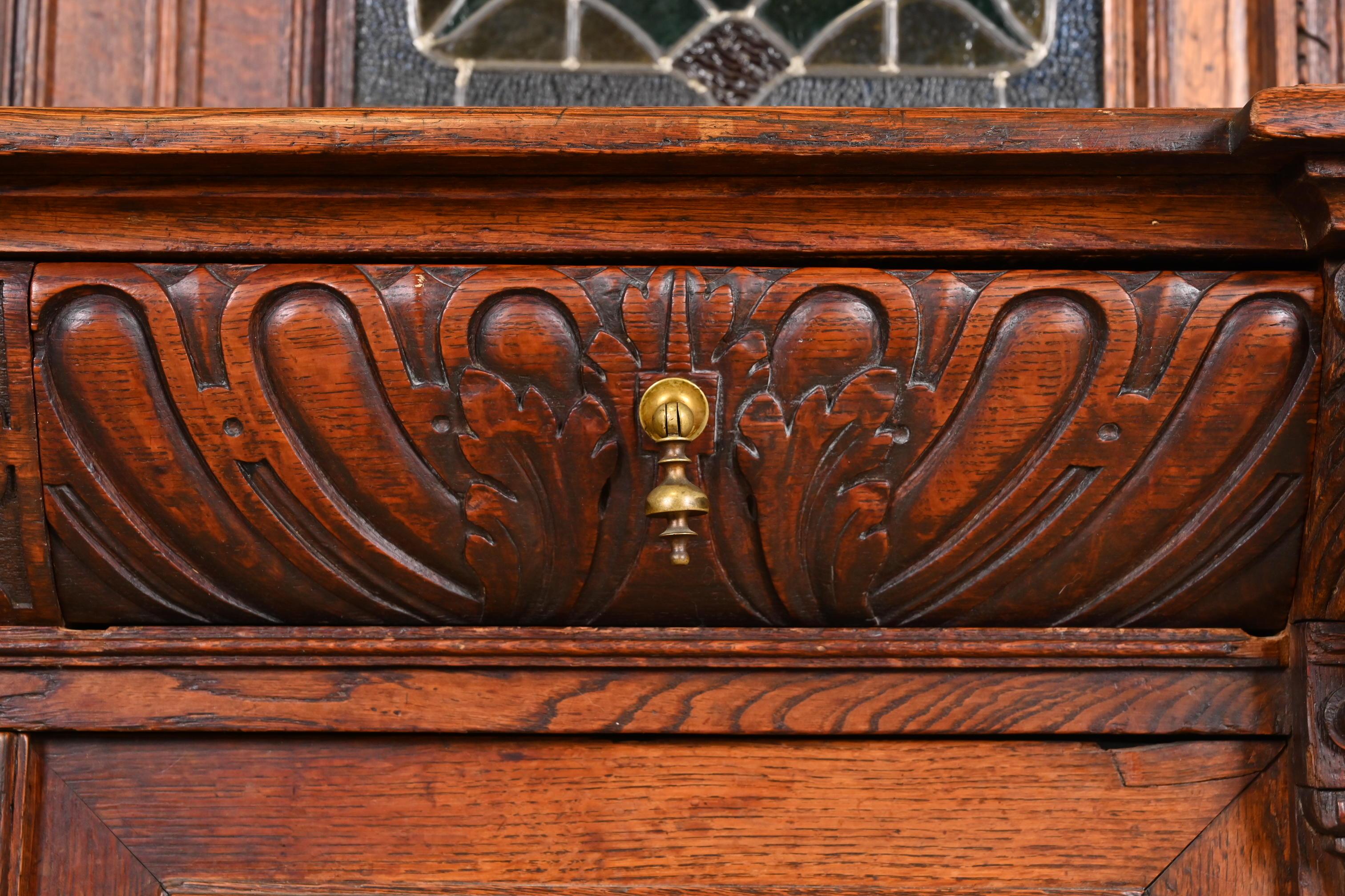 Antique French Renaissance Revival Carved Oak Breakfront Bookcase or Bar Cabinet For Sale 4