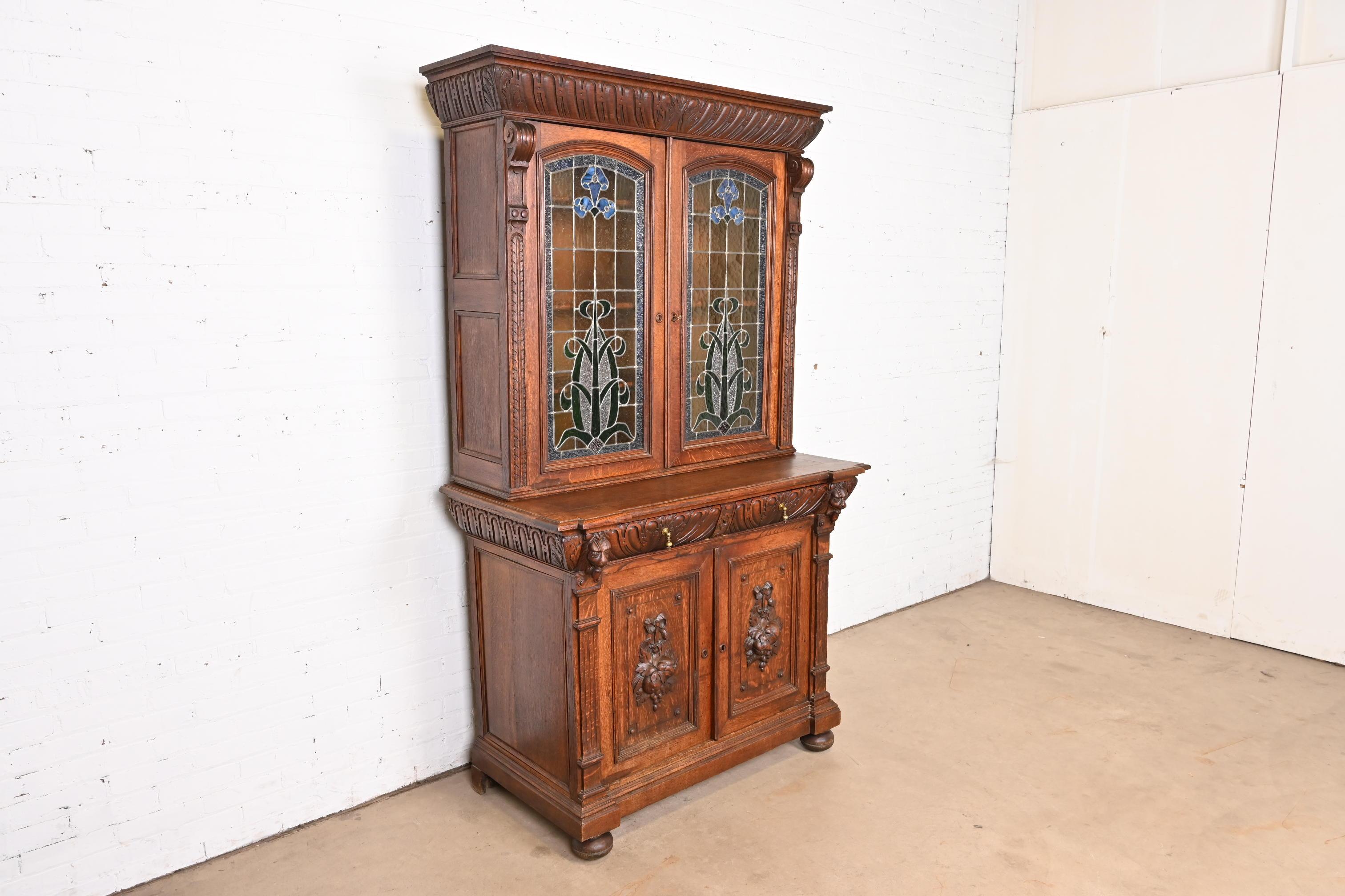 Antique French Renaissance Revival Carved Oak Breakfront Bookcase or Bar Cabinet In Good Condition For Sale In South Bend, IN