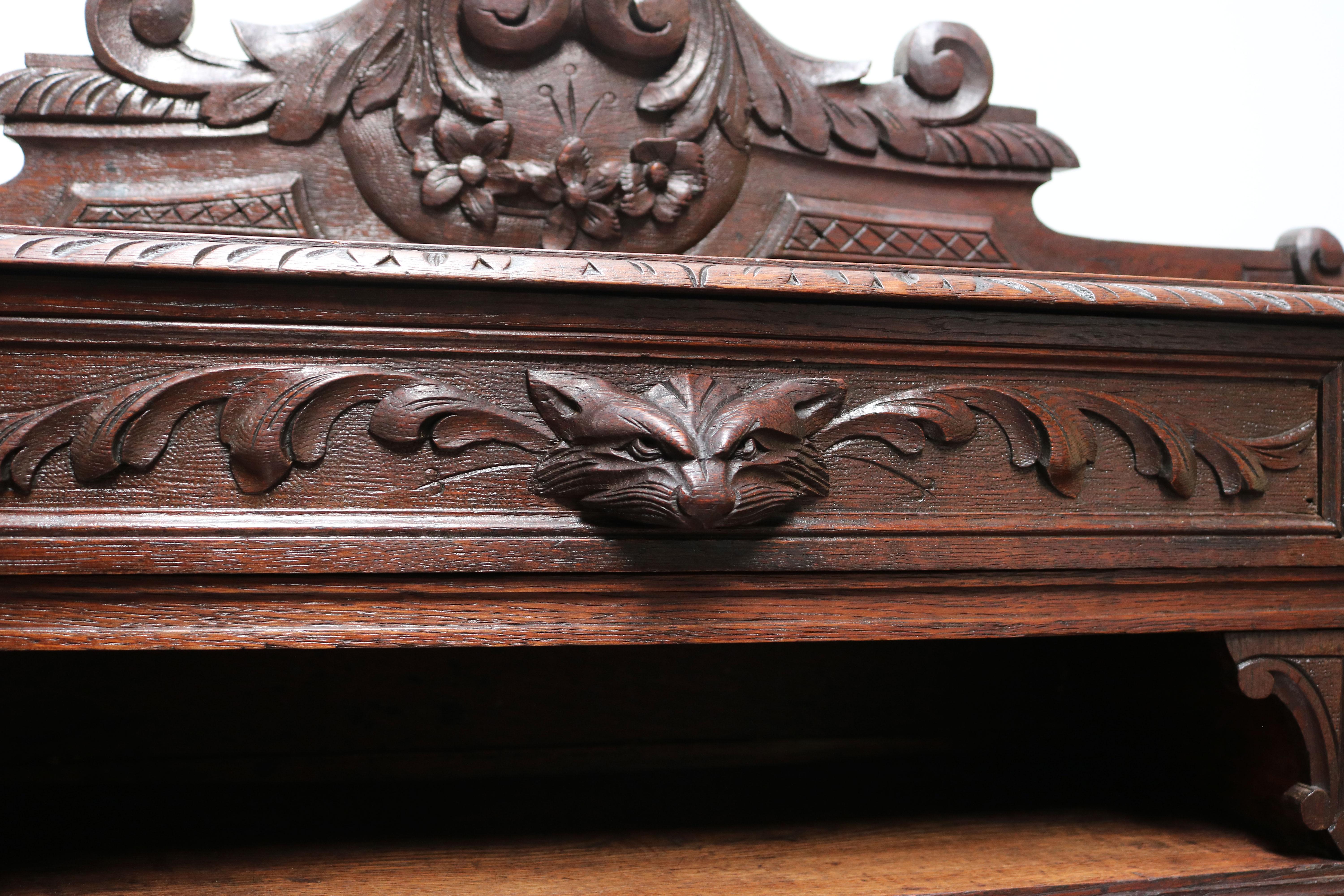 Antique French Renaissance Revival Hunt Desk / Secretaire Barley Twist Oak 19th Renacimiento renacentista en venta