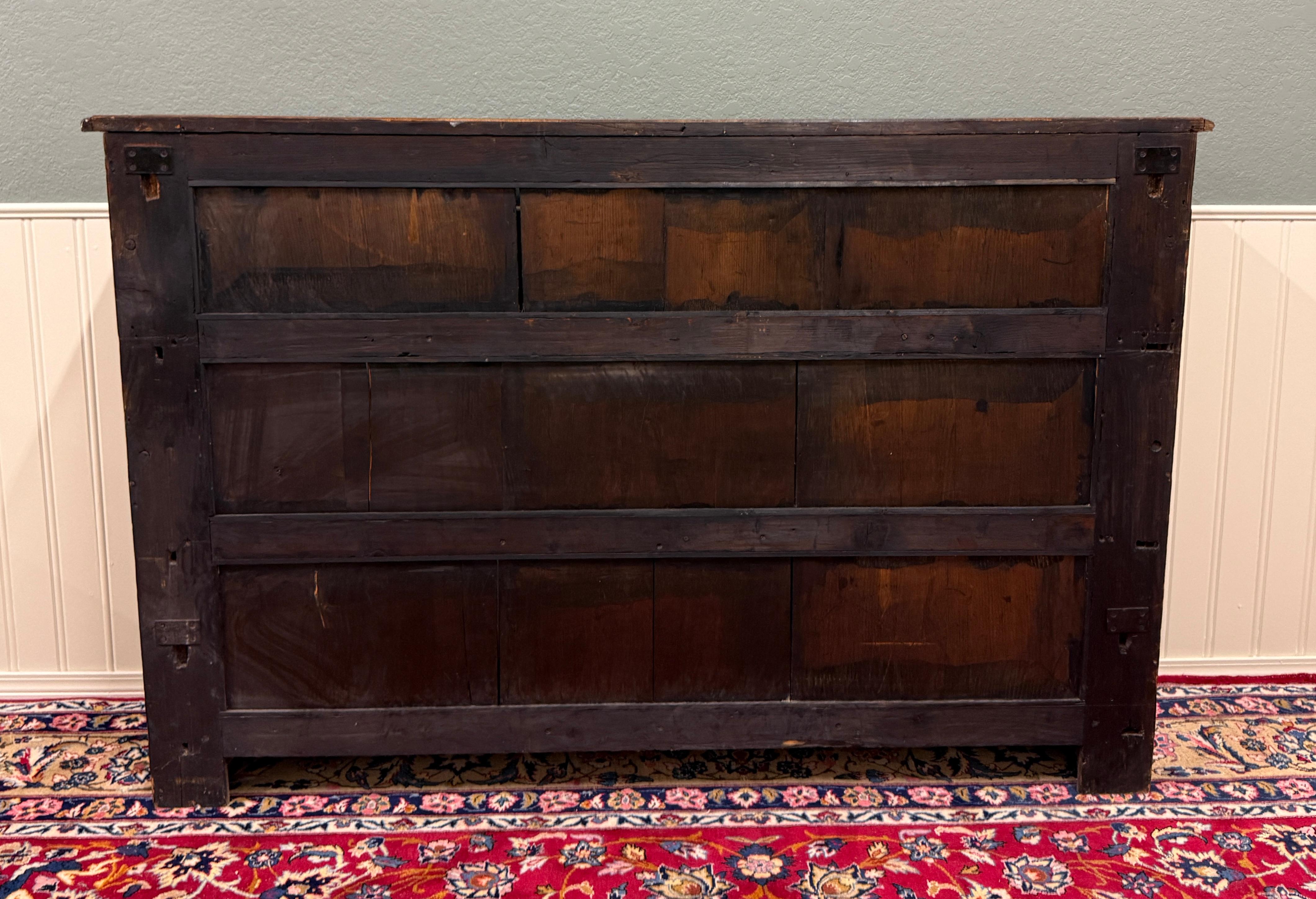 Antique French Renaissance Revival Open Bookcase Cabinet Bookshelf Oak c. 19th C en vente 10