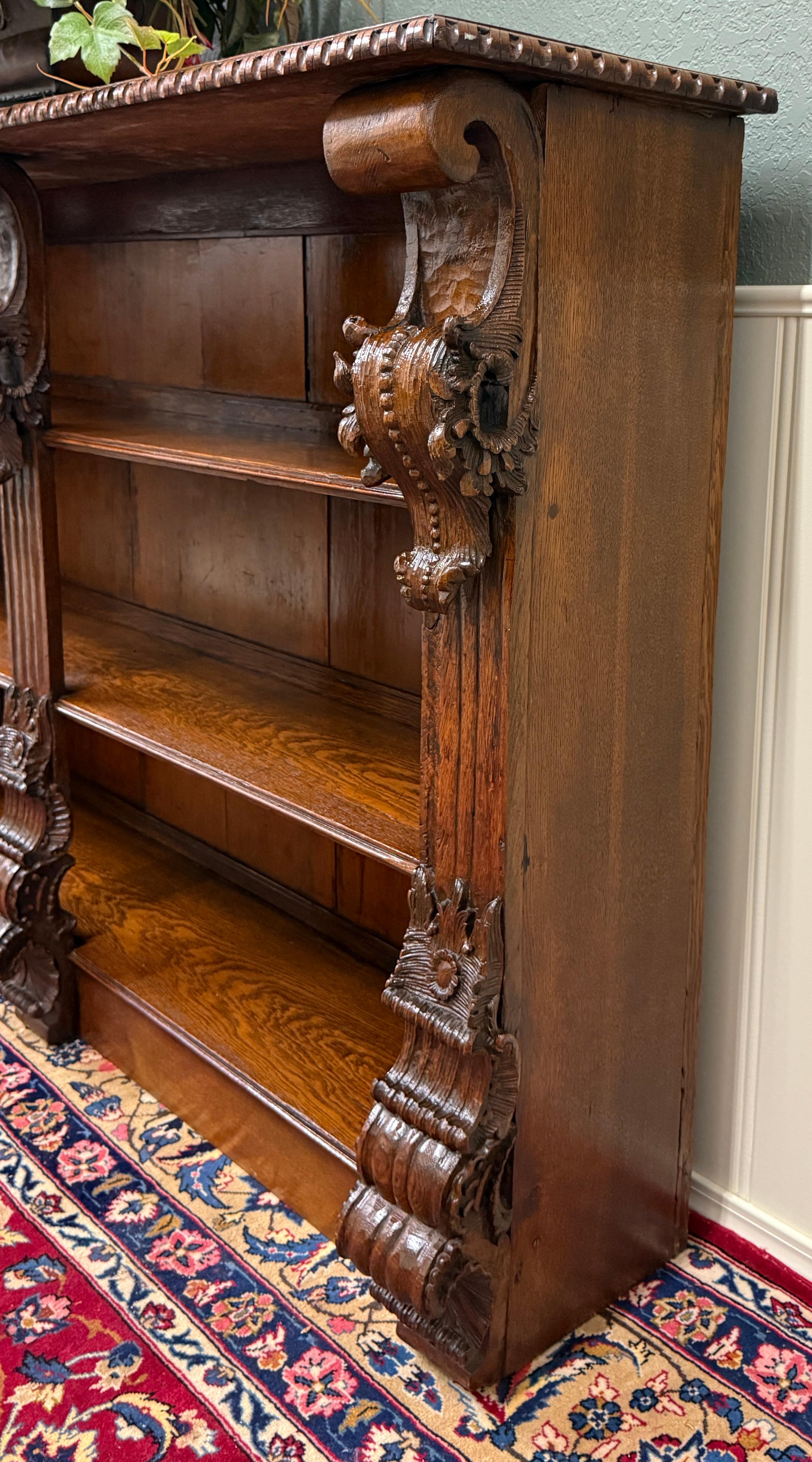XIXe siècle Antique French Renaissance Revival Open Bookcase Cabinet Bookshelf Oak c. 19th C en vente
