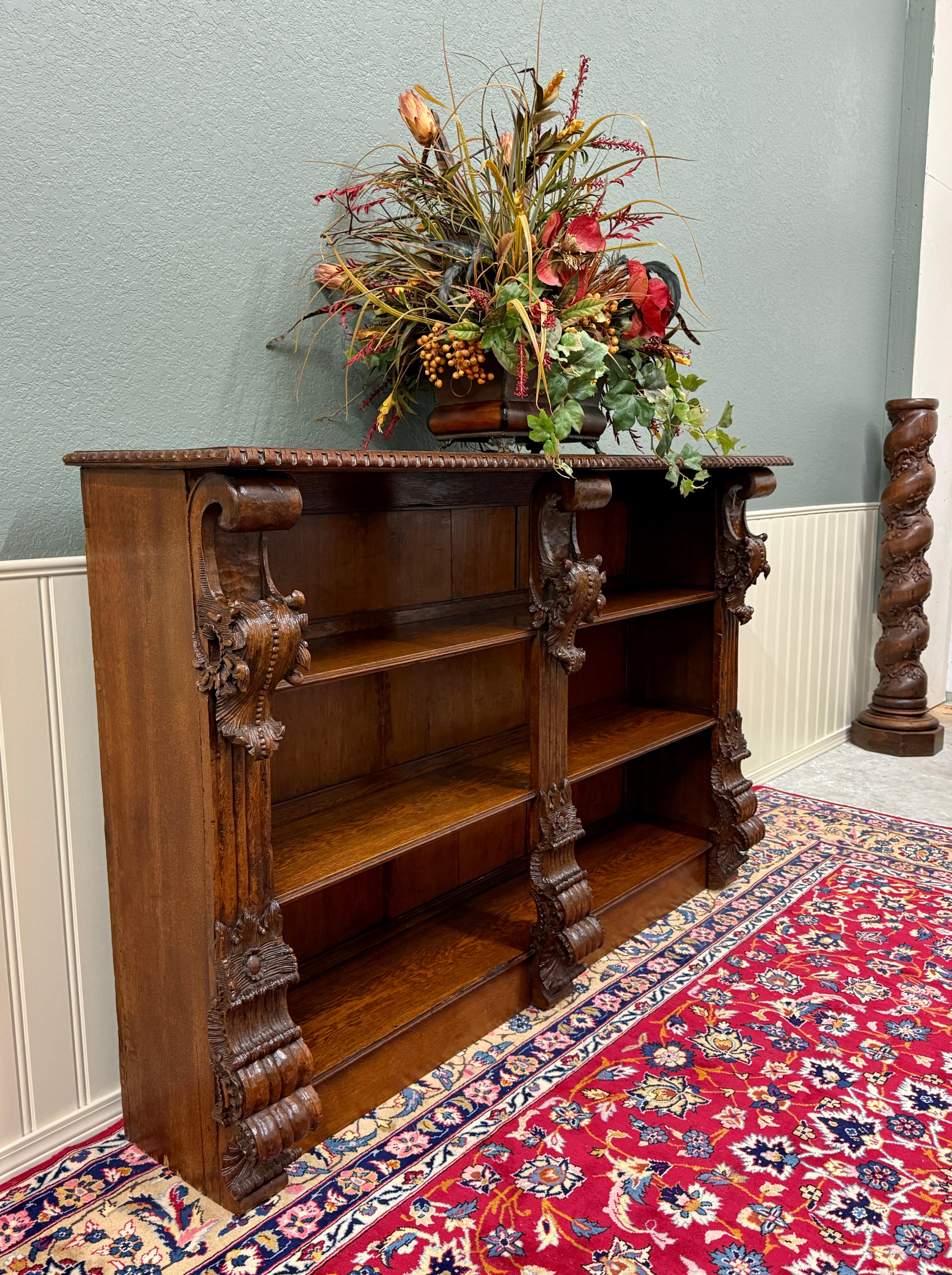 Antique French Renaissance Revival Open Bookcase Cabinet Bookshelf Oak c. 19th C en vente 1
