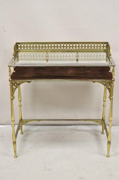 Antique French Renaissance Revival Table de toilette en bronze et fer de style Oscar Bach