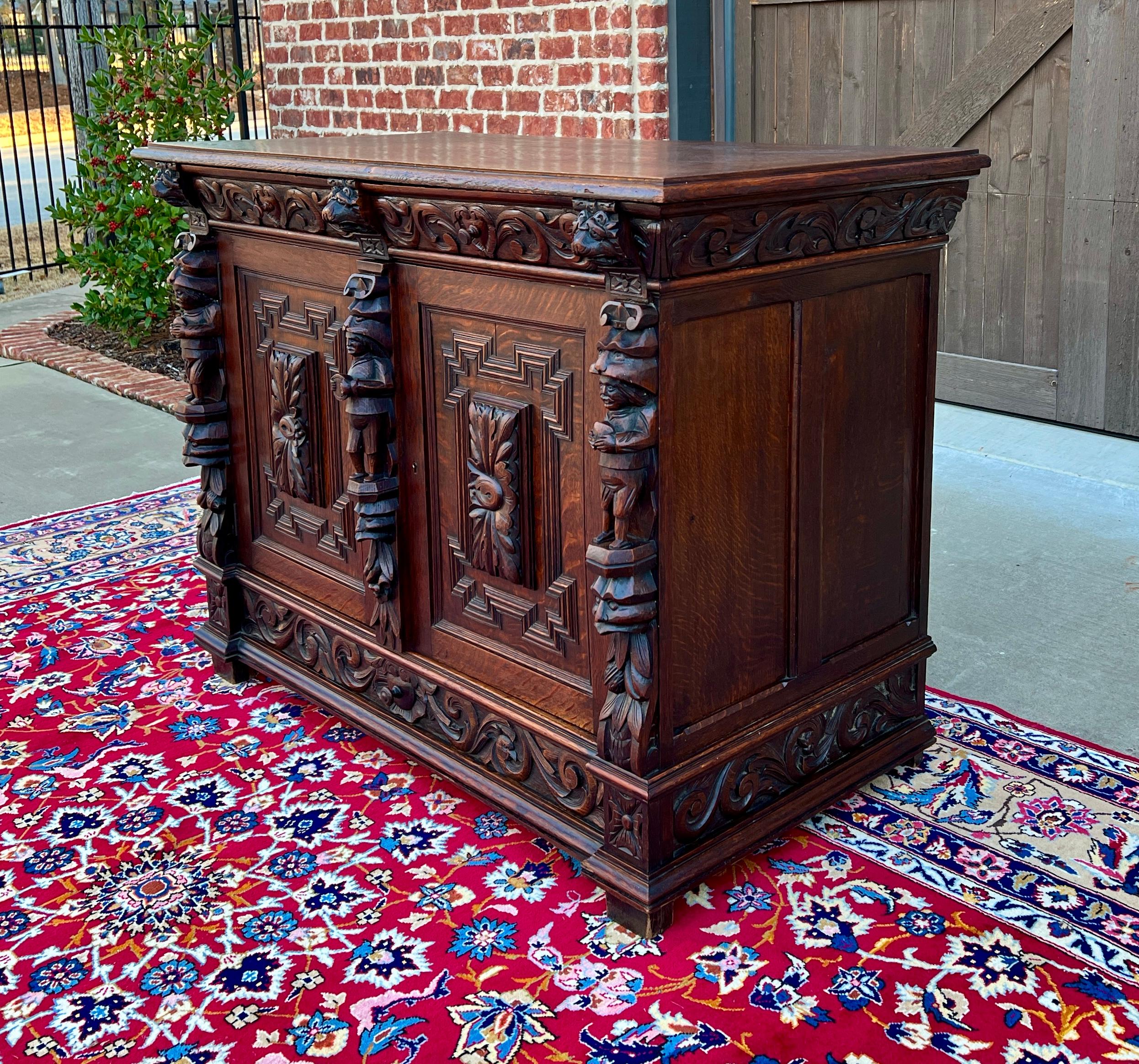 Antique French Renaissance Revival Server Sideboard Buffet Cabinet Oak 19C In Good Condition In Tyler, TX