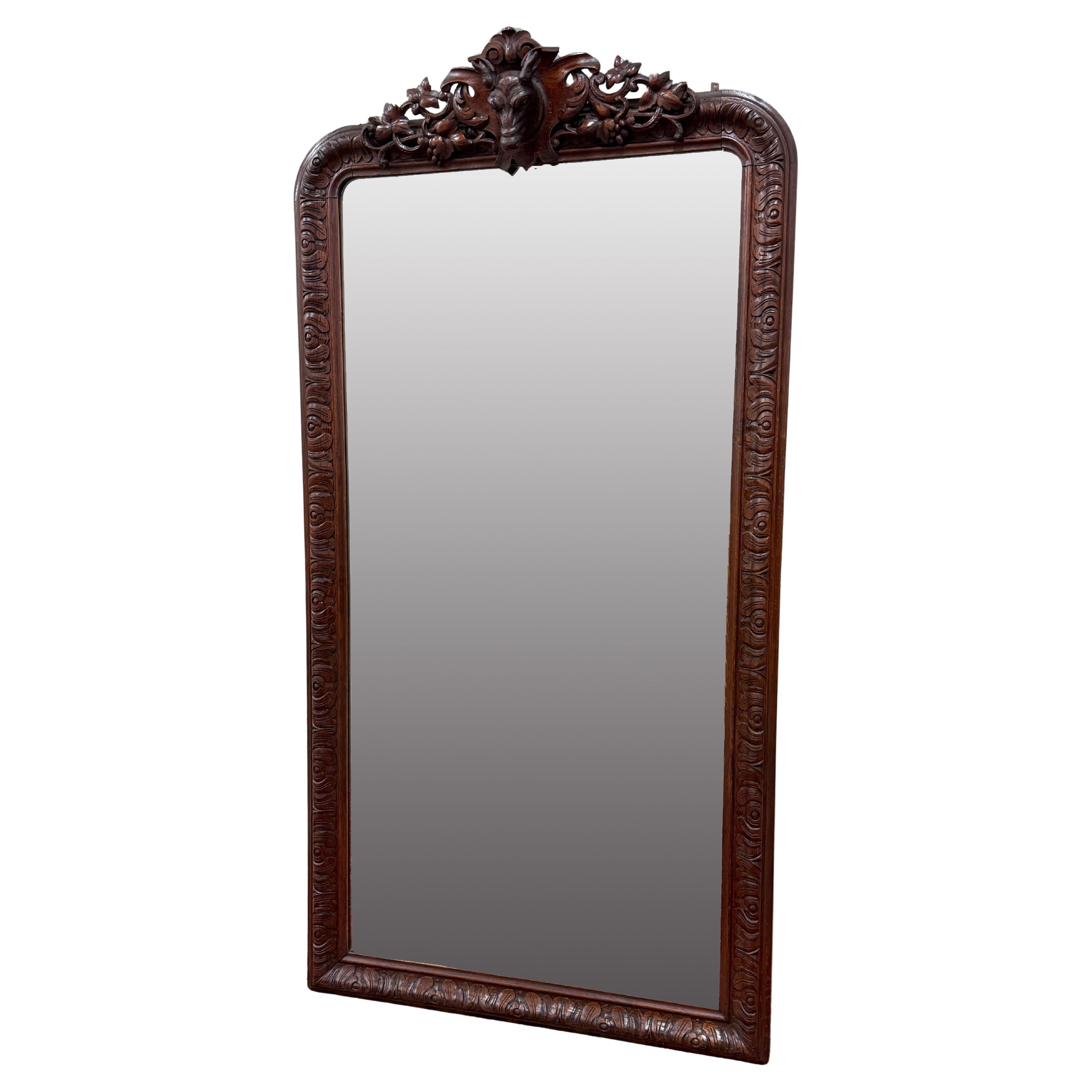 Antique French Renaissance Style Carved Oak C. Hunt Pier Mirror Crown c.1880s in vendita