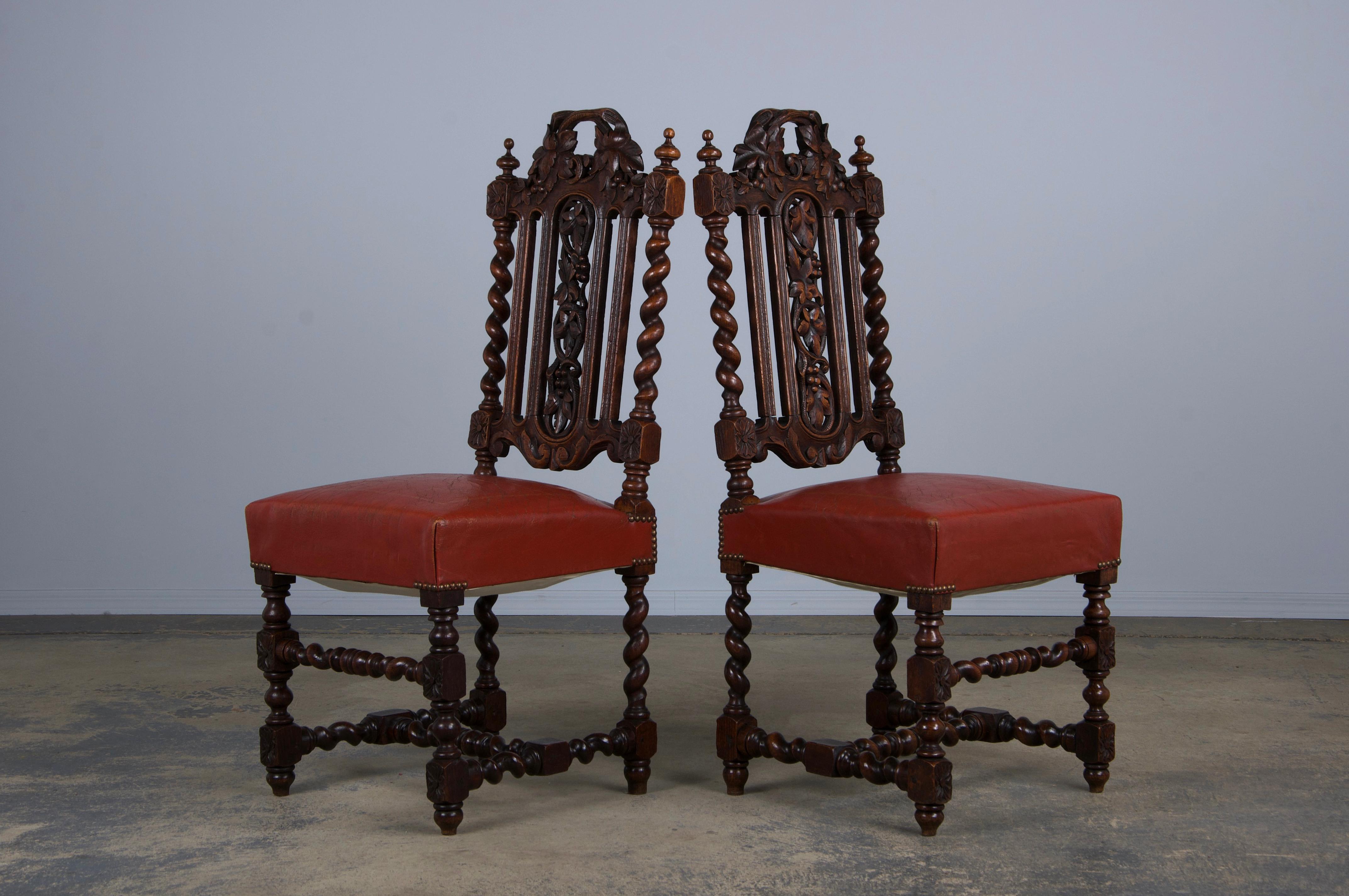 Antike French Renaissance Eiche Esszimmerstühle mit rotem Leder - Satz von 6 im Angebot 7